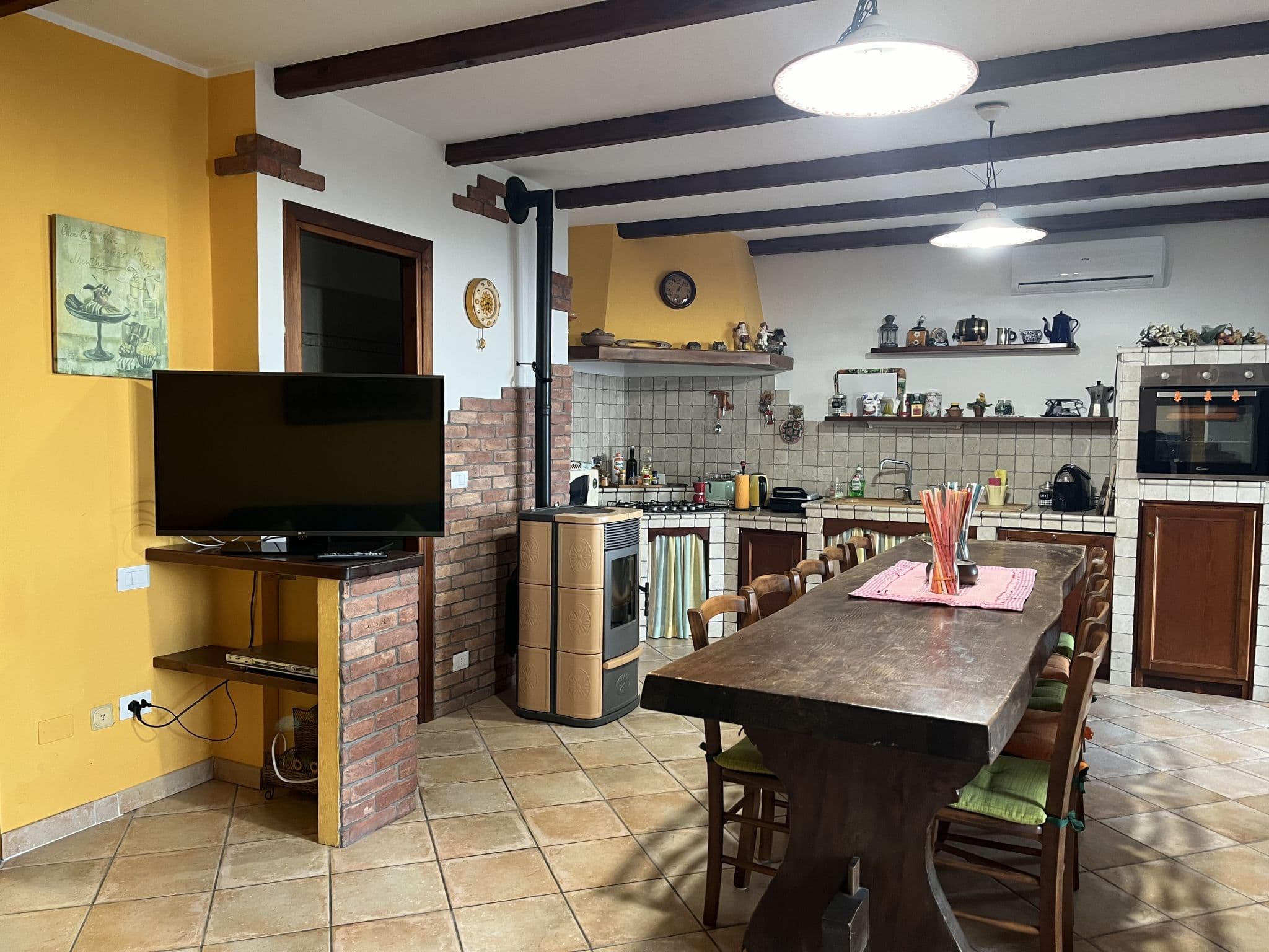 Kitchen / Dining Room