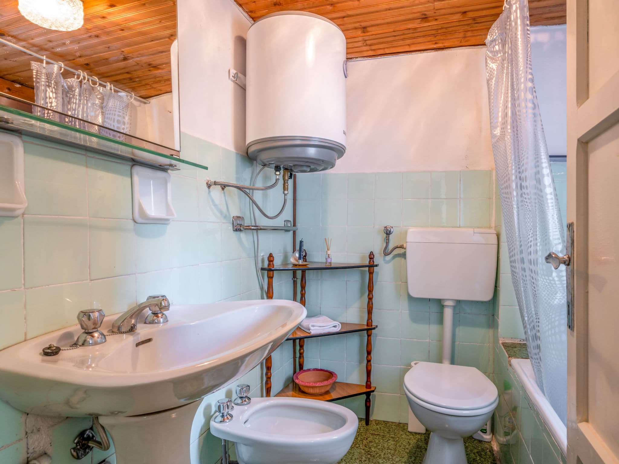 Bathroom / Wellness