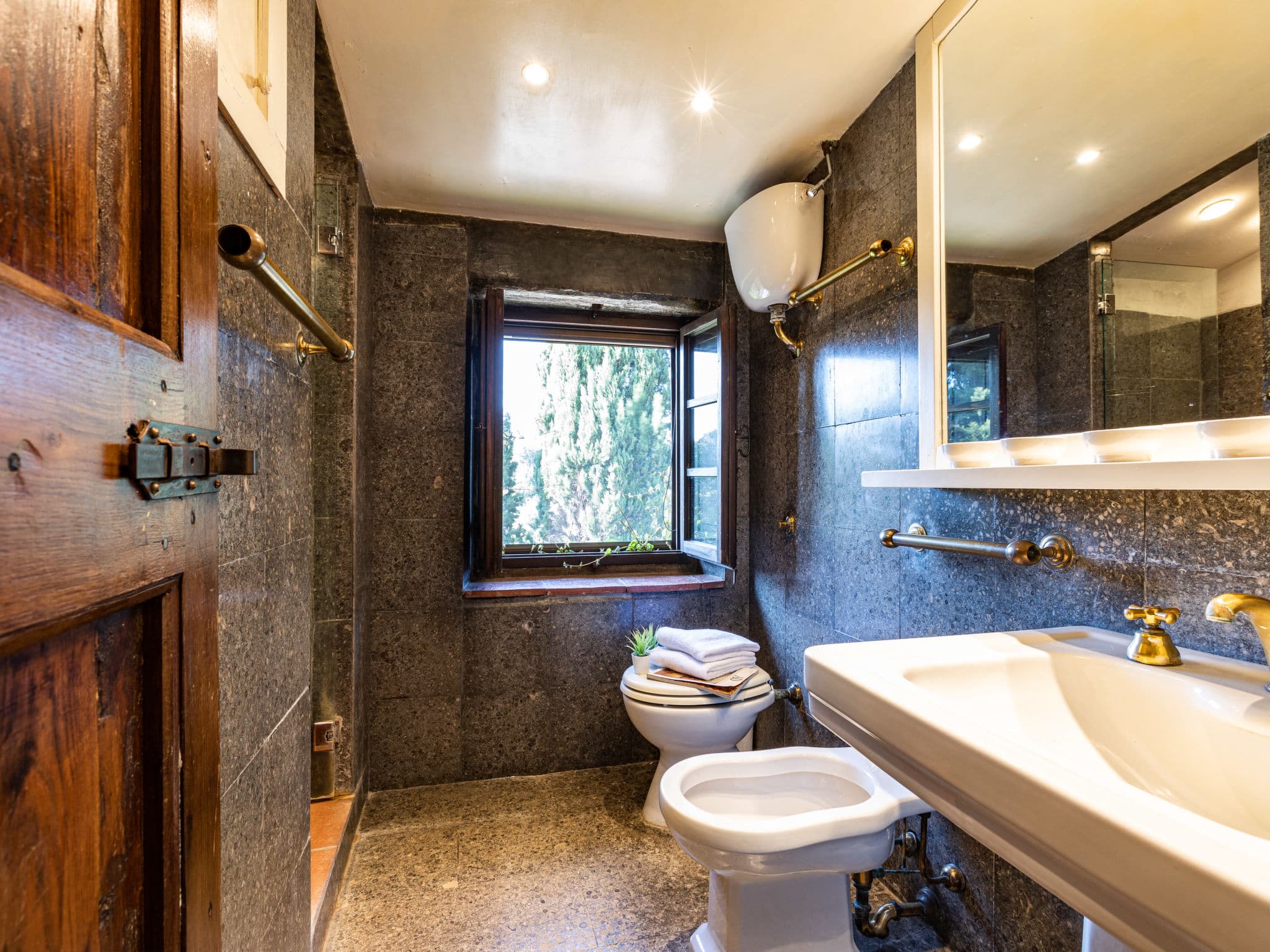 Bathroom / Wellness