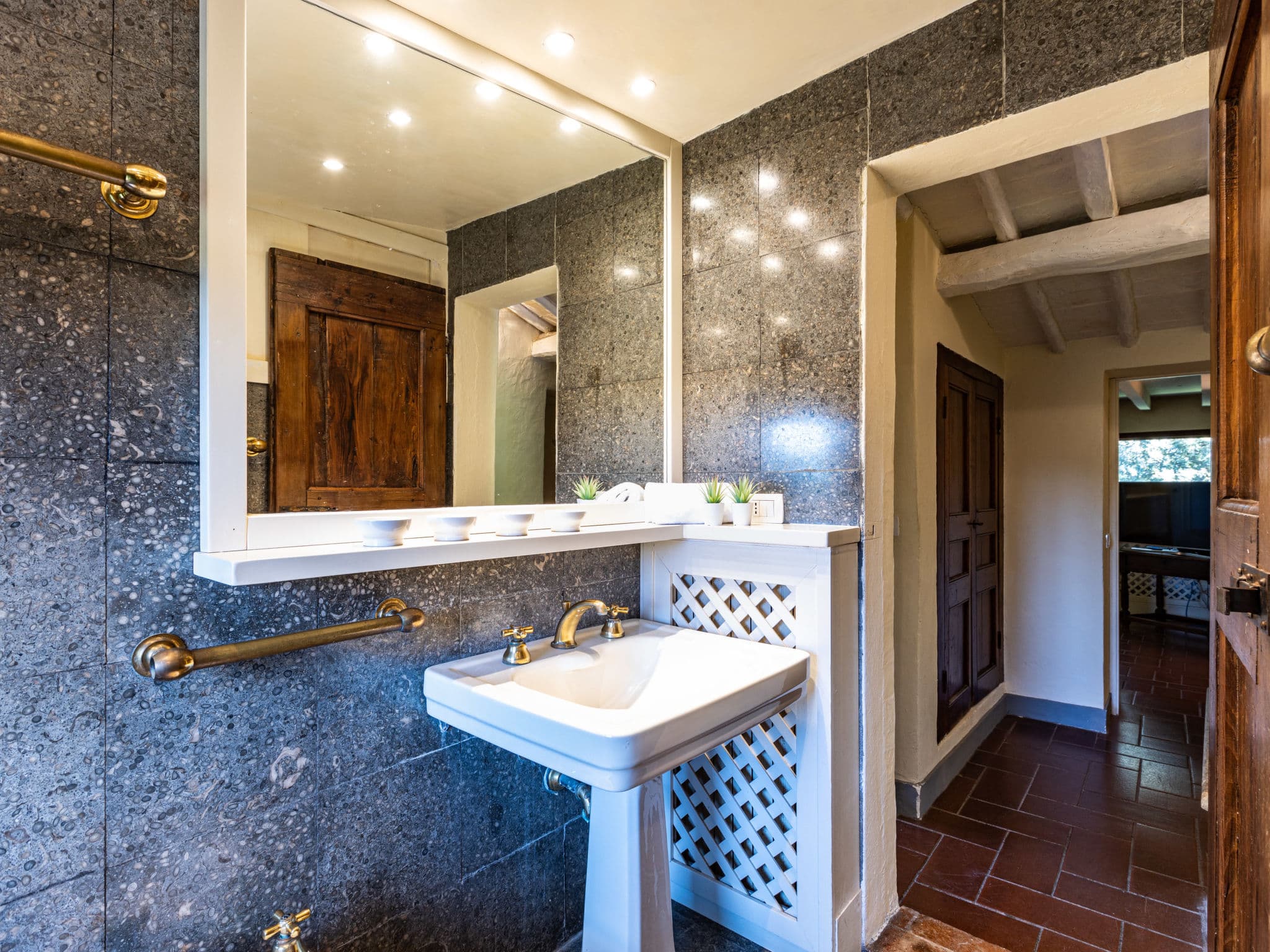 Bathroom / Wellness
