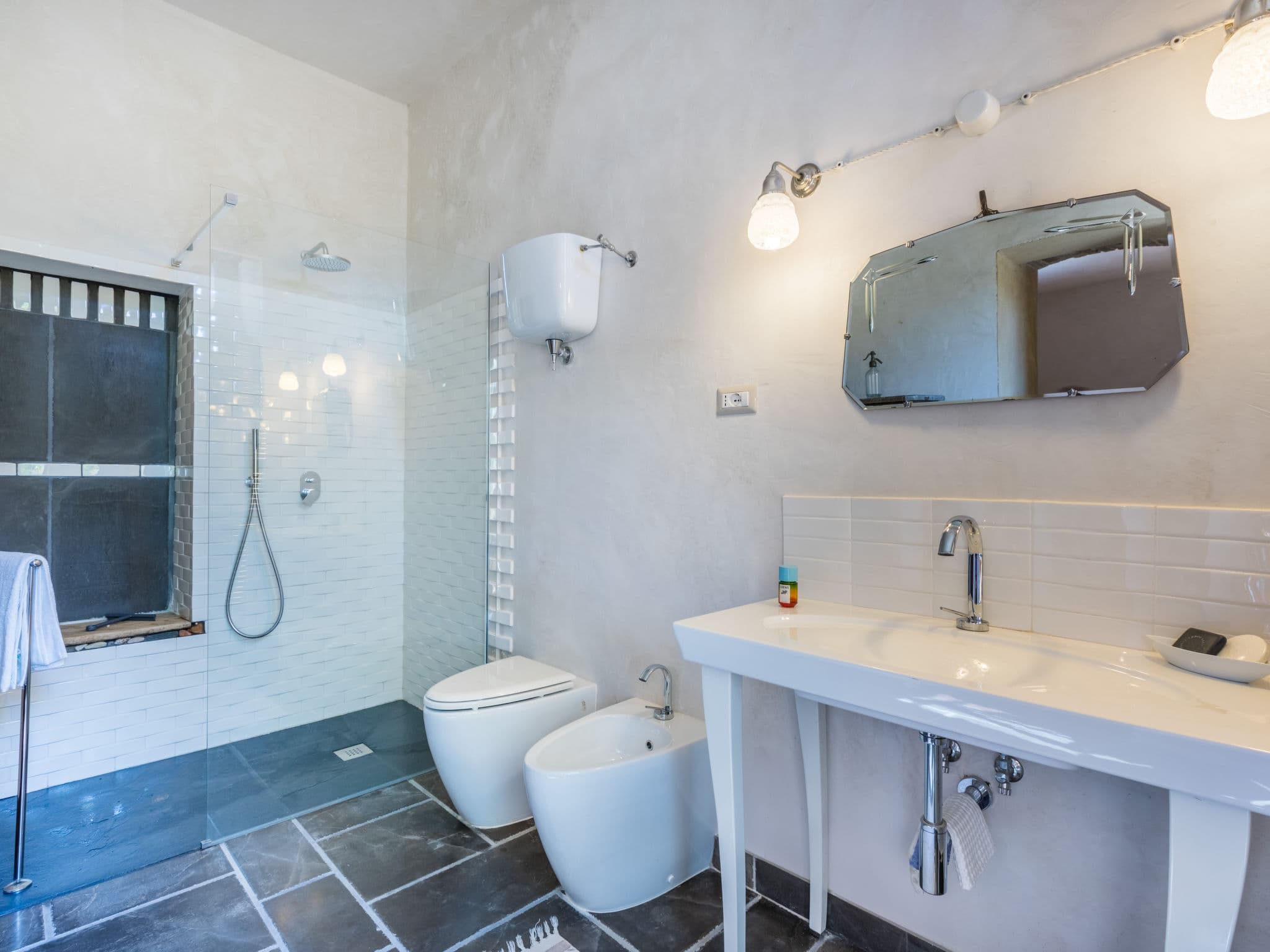 Bathroom / Wellness
