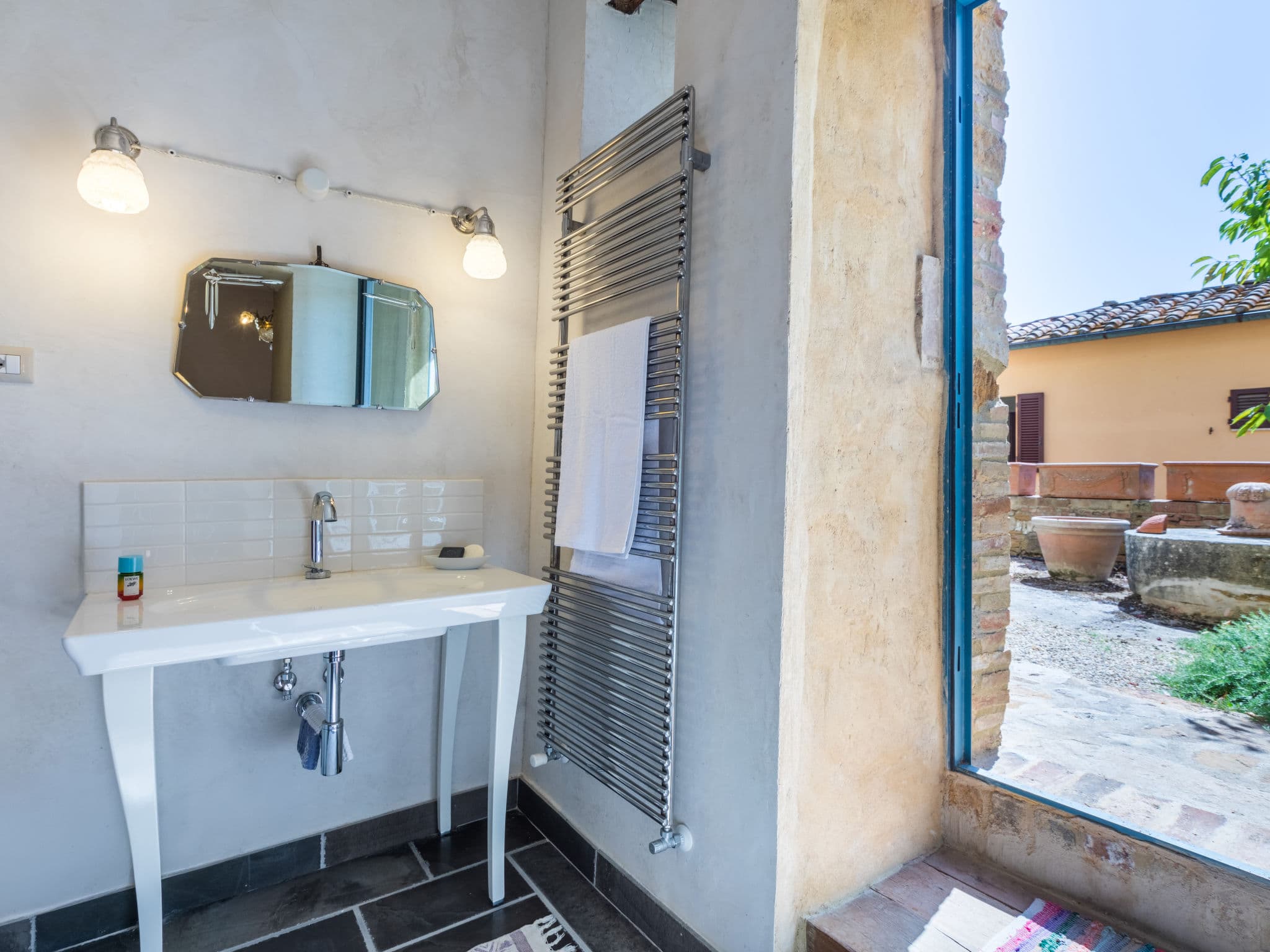 Bathroom / Wellness