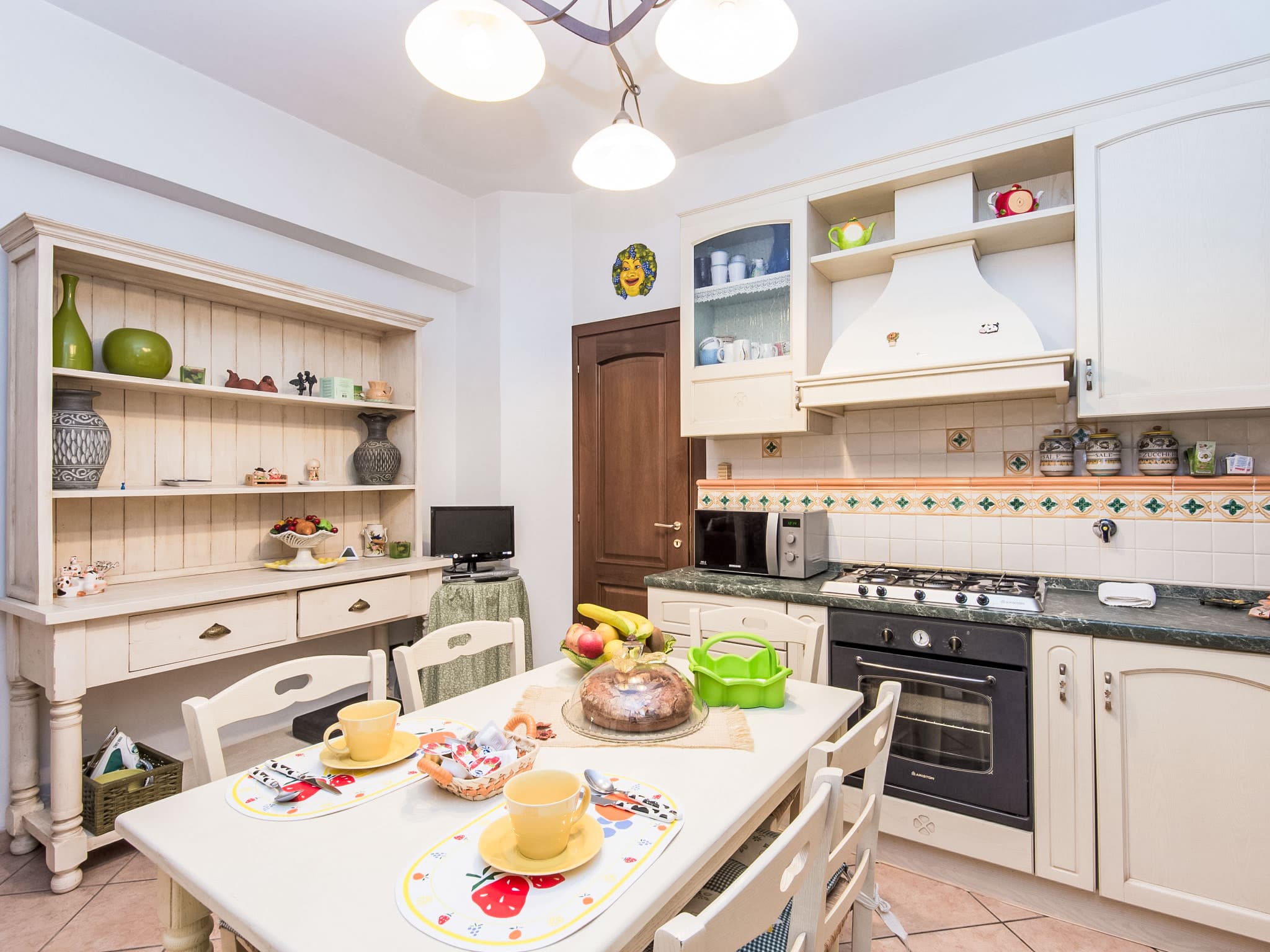 Kitchen / Dining Room