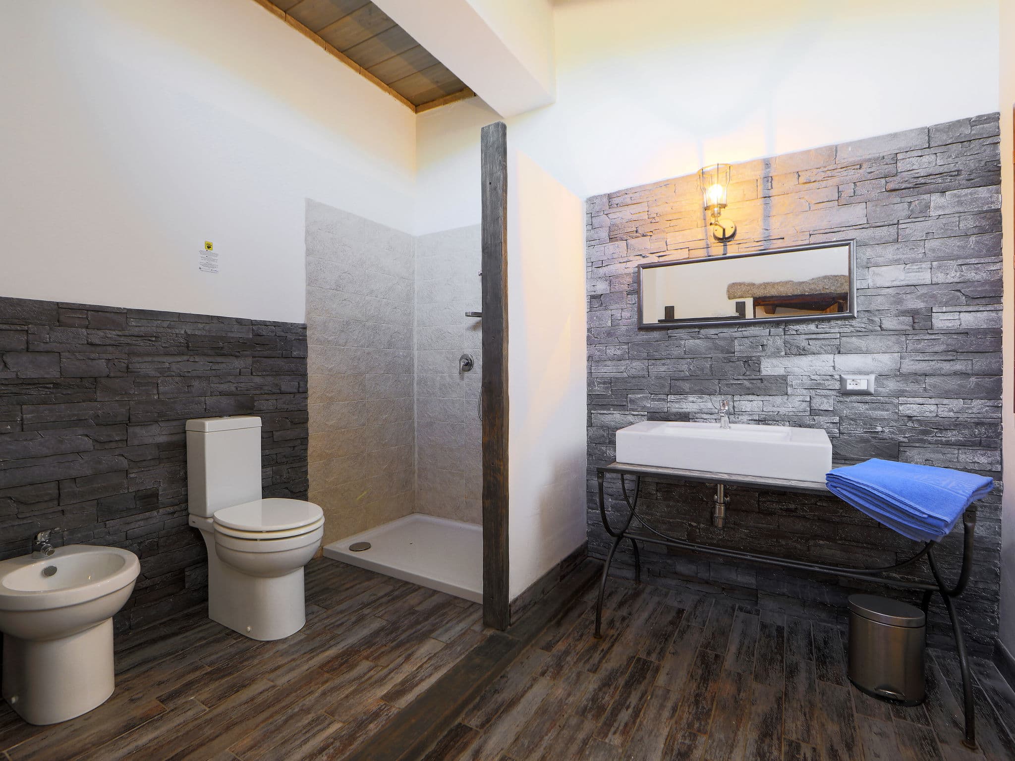 Bathroom / Wellness