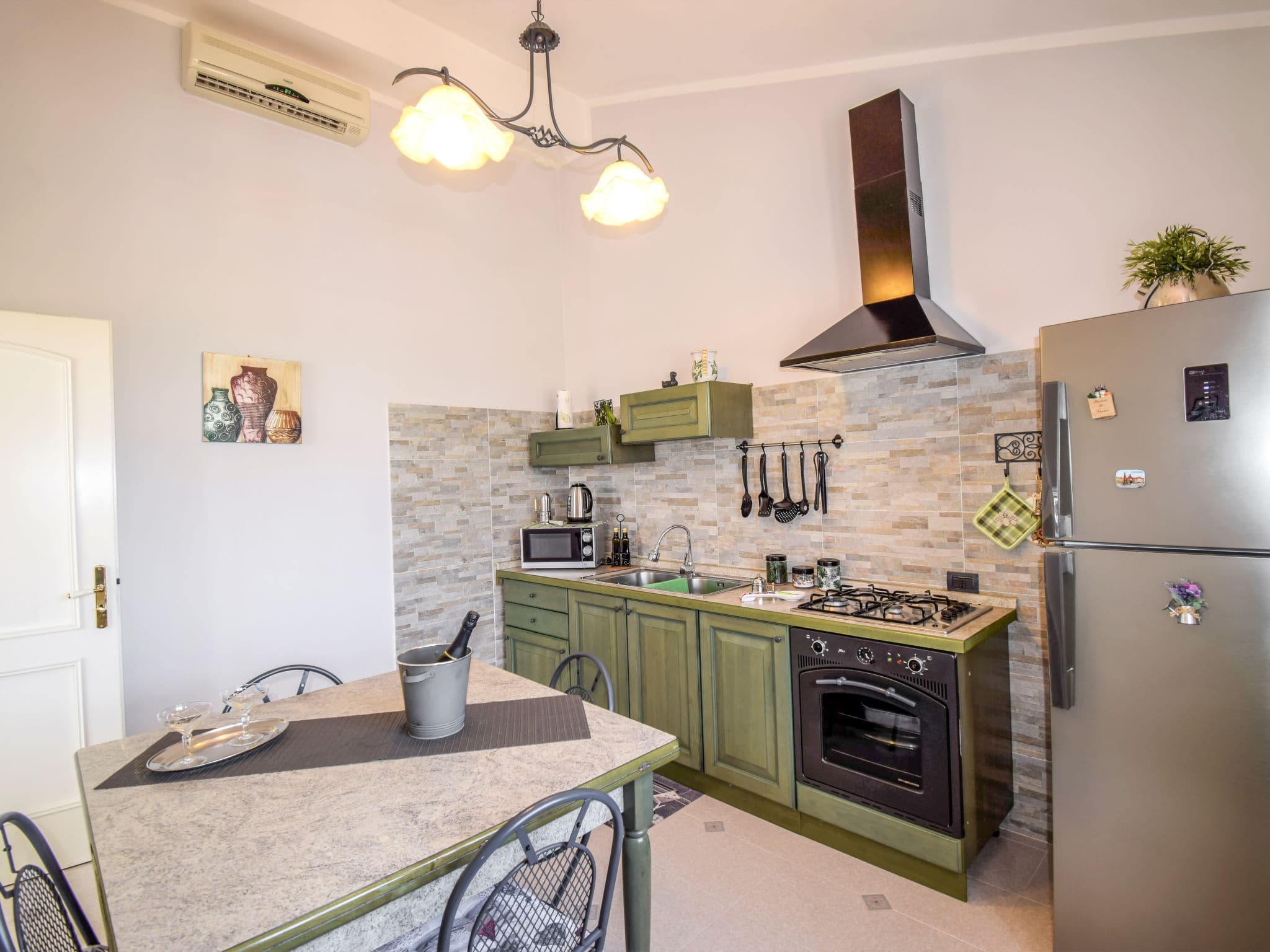 Kitchen / Dining Room
