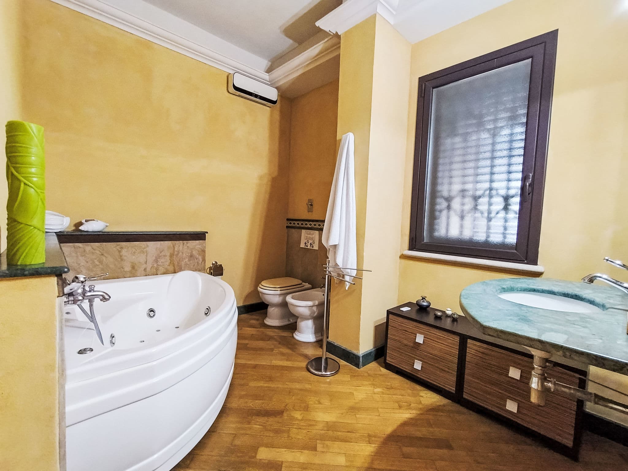 Bathroom / Wellness