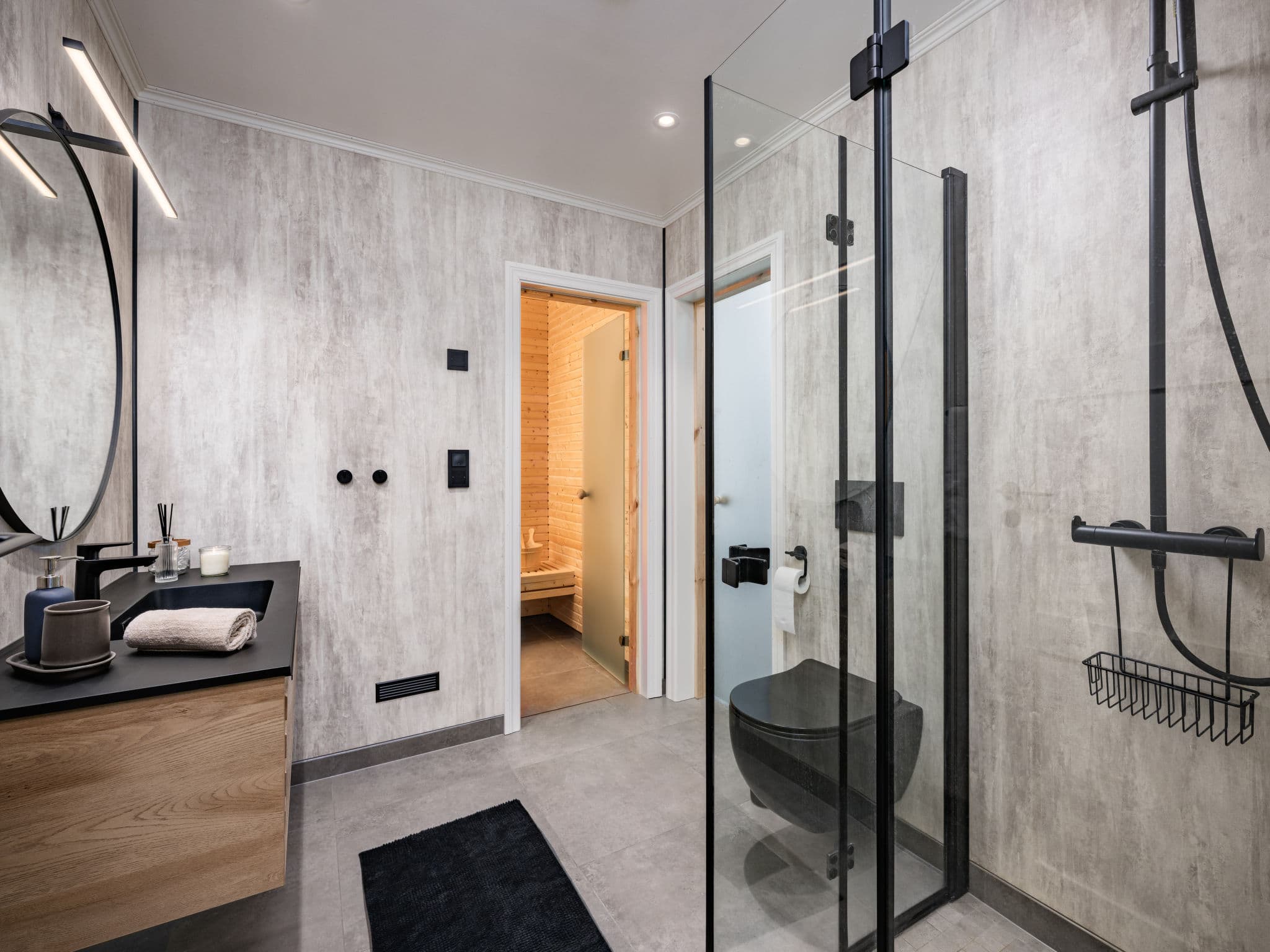 Bathroom / Wellness
