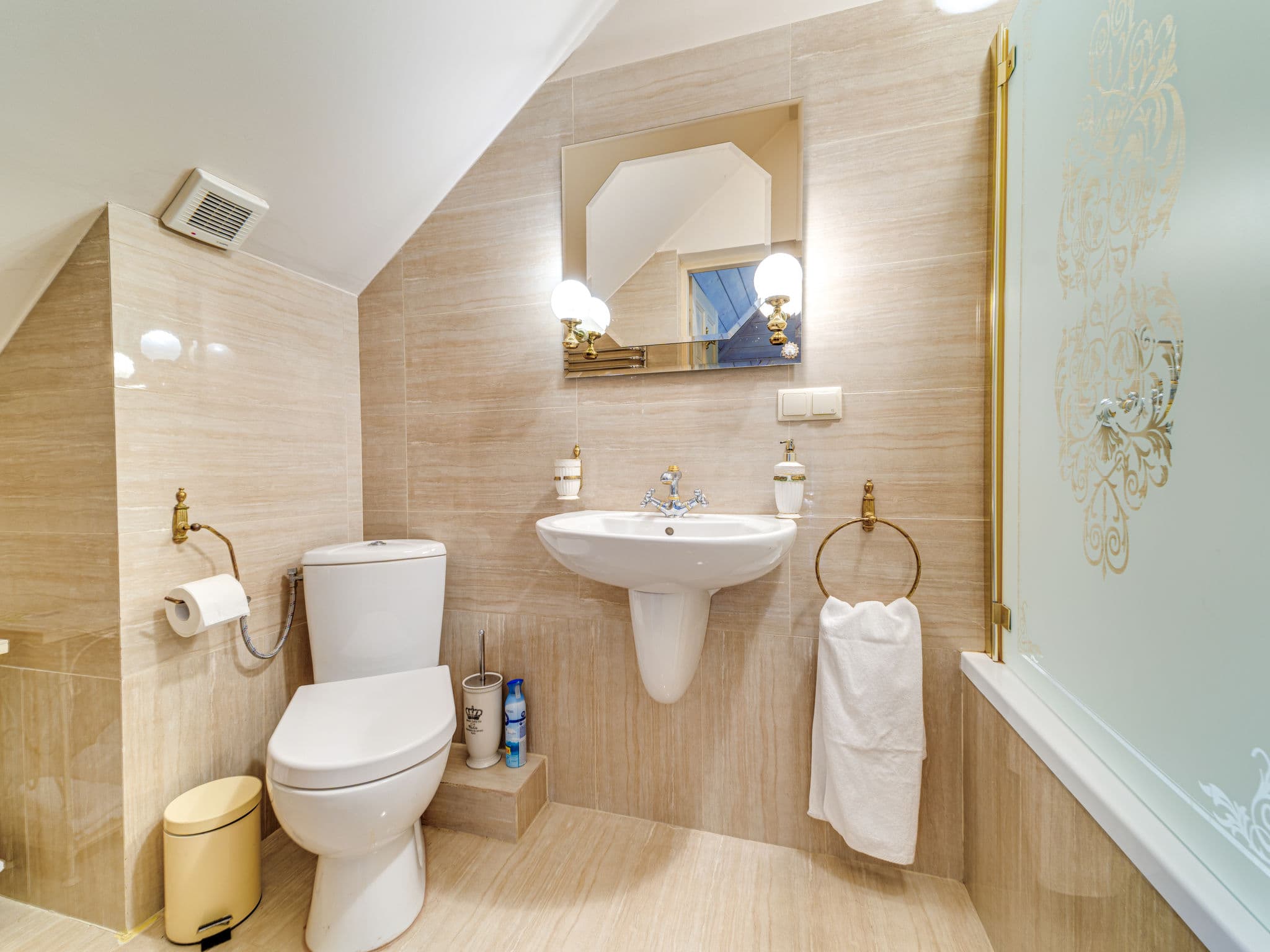 Bathroom / Wellness