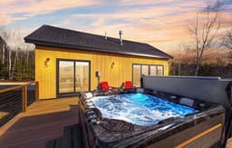 Peaks & Pines | 5 Min to Ski Resort, HotTub, Views