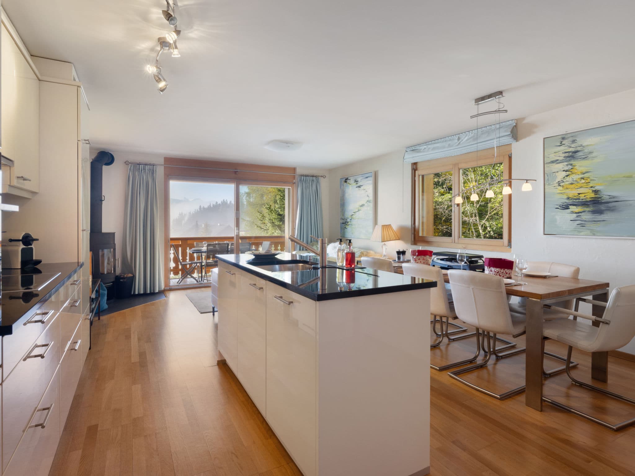 Kitchen / Dining Room