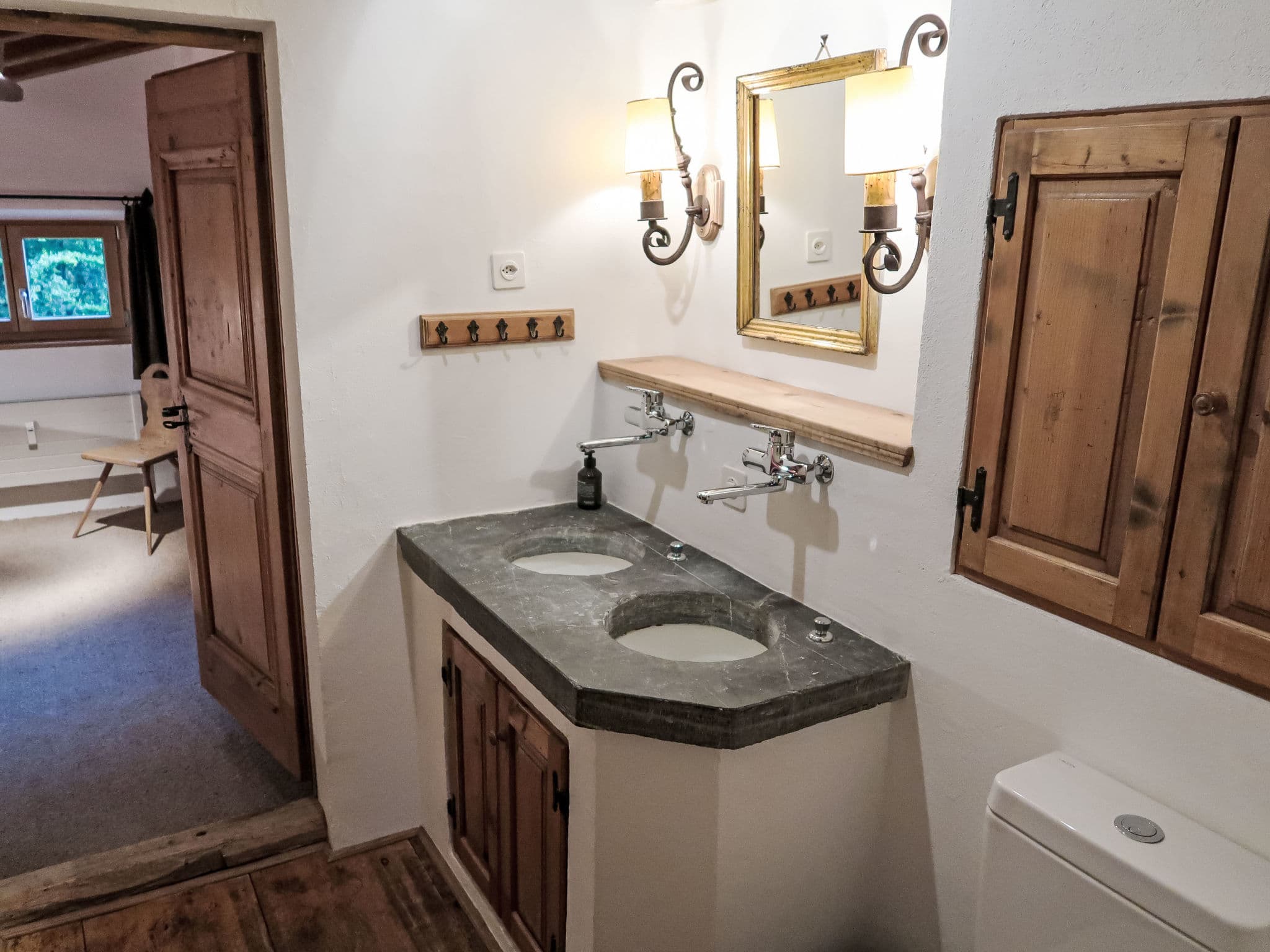 Bathroom / Wellness