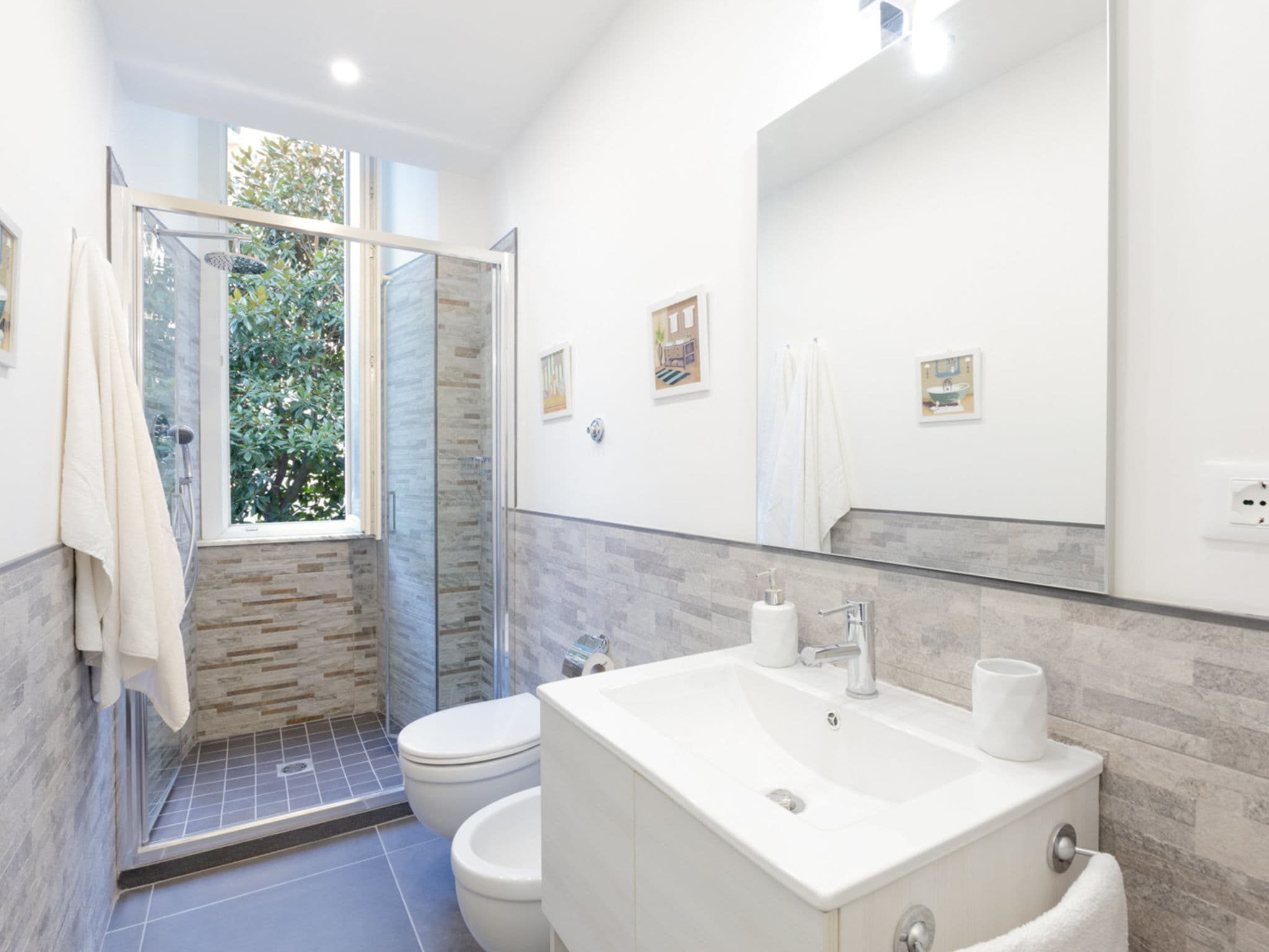 Bathroom / Wellness