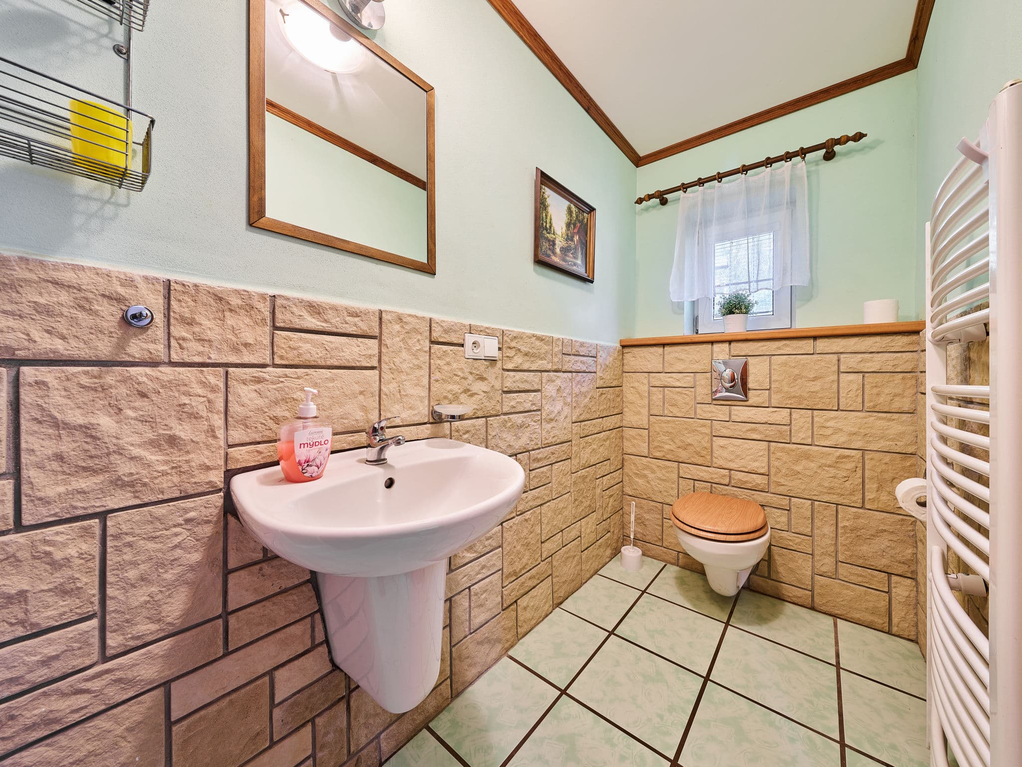 Bathroom / Wellness