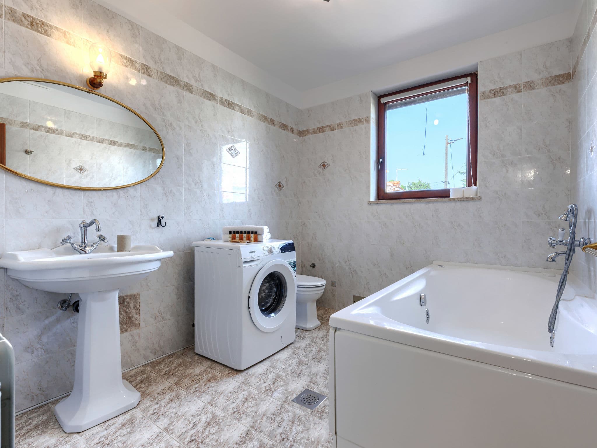 Bathroom / Wellness