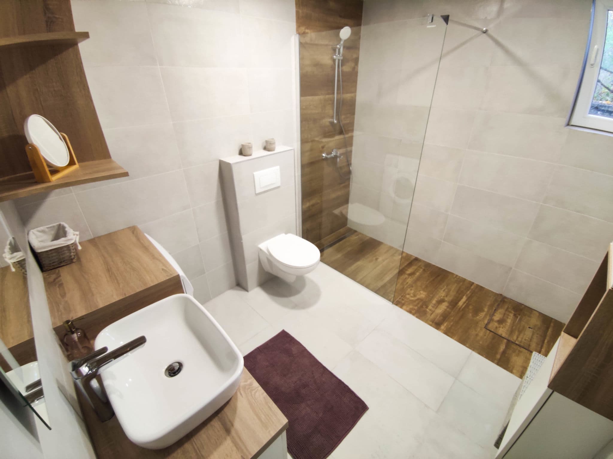 Bathroom / Wellness