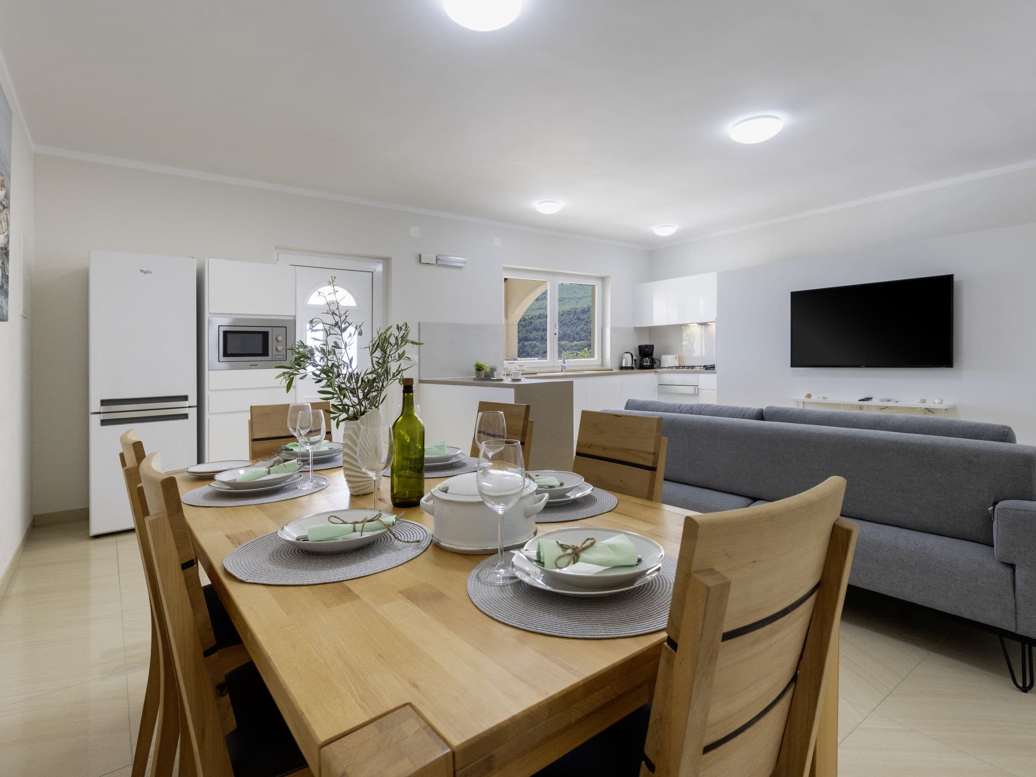 Kitchen / Dining Room