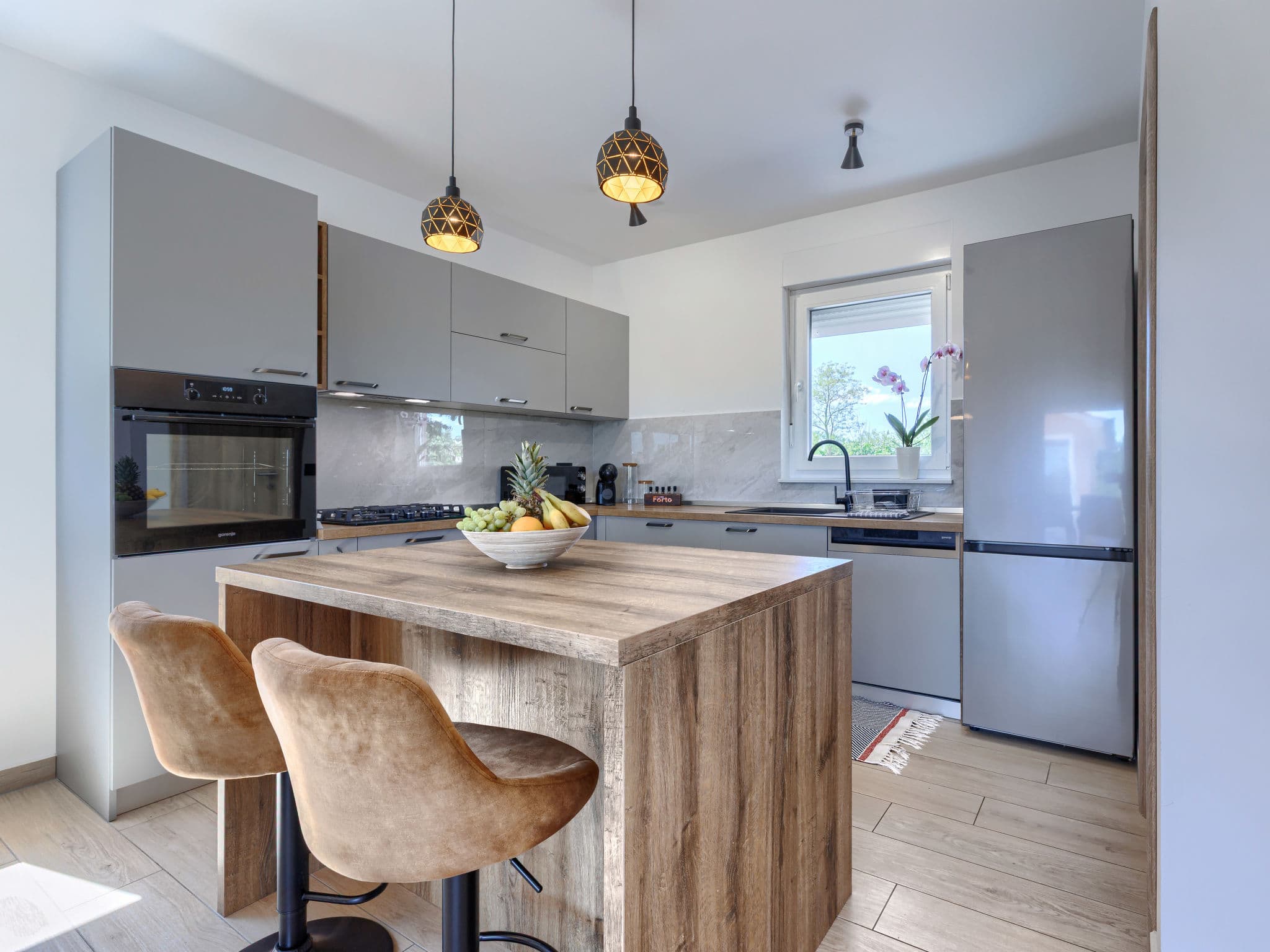 Kitchen / Dining Room