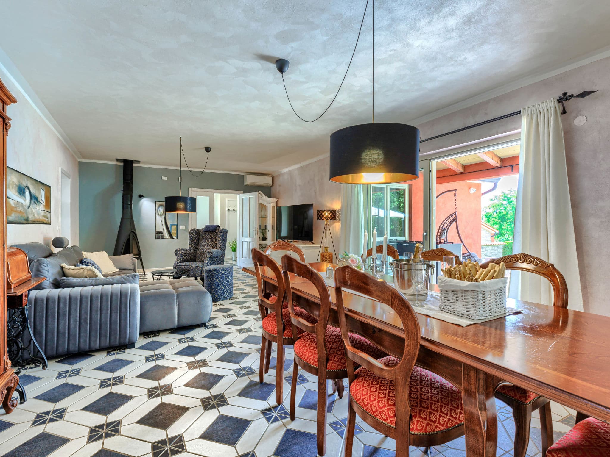 Kitchen / Dining Room