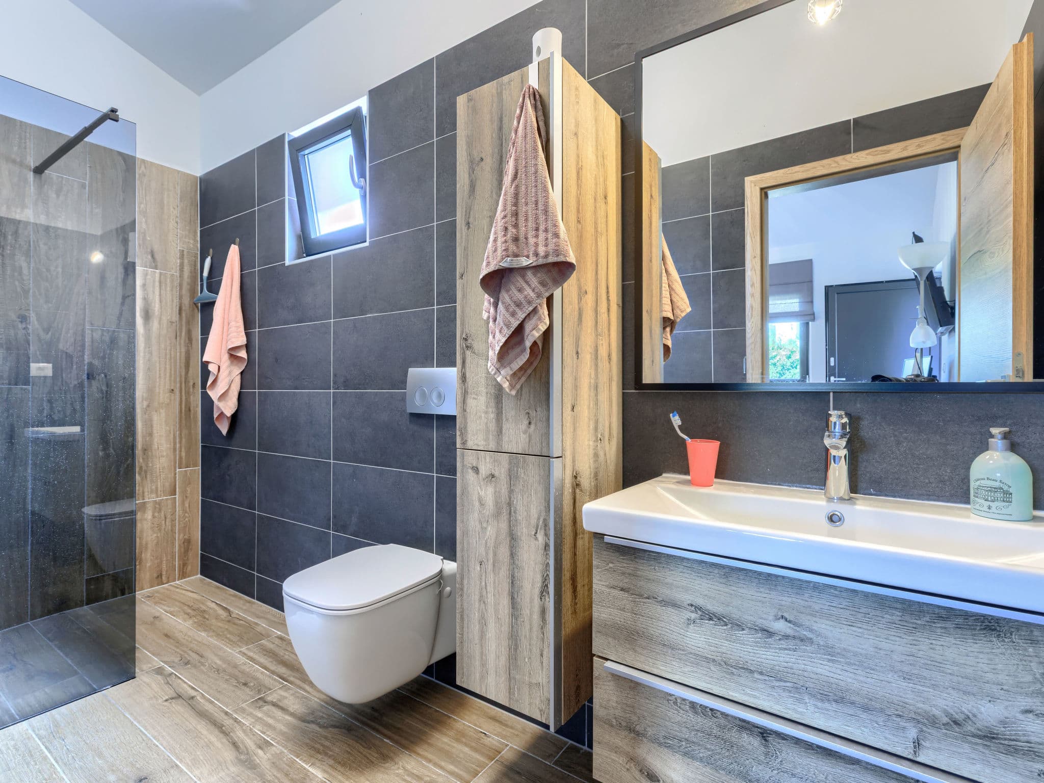 Bathroom / Wellness