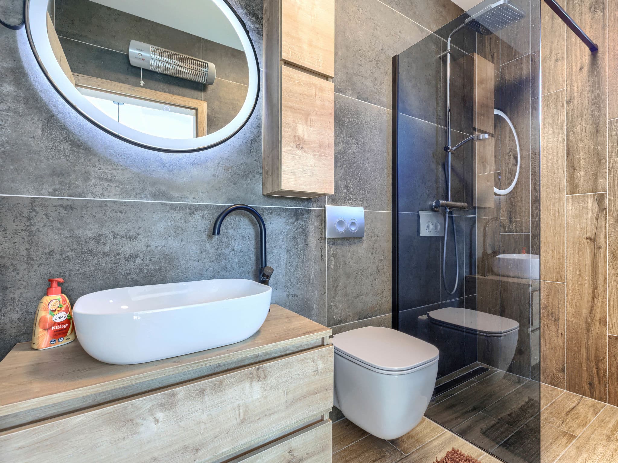 Bathroom / Wellness