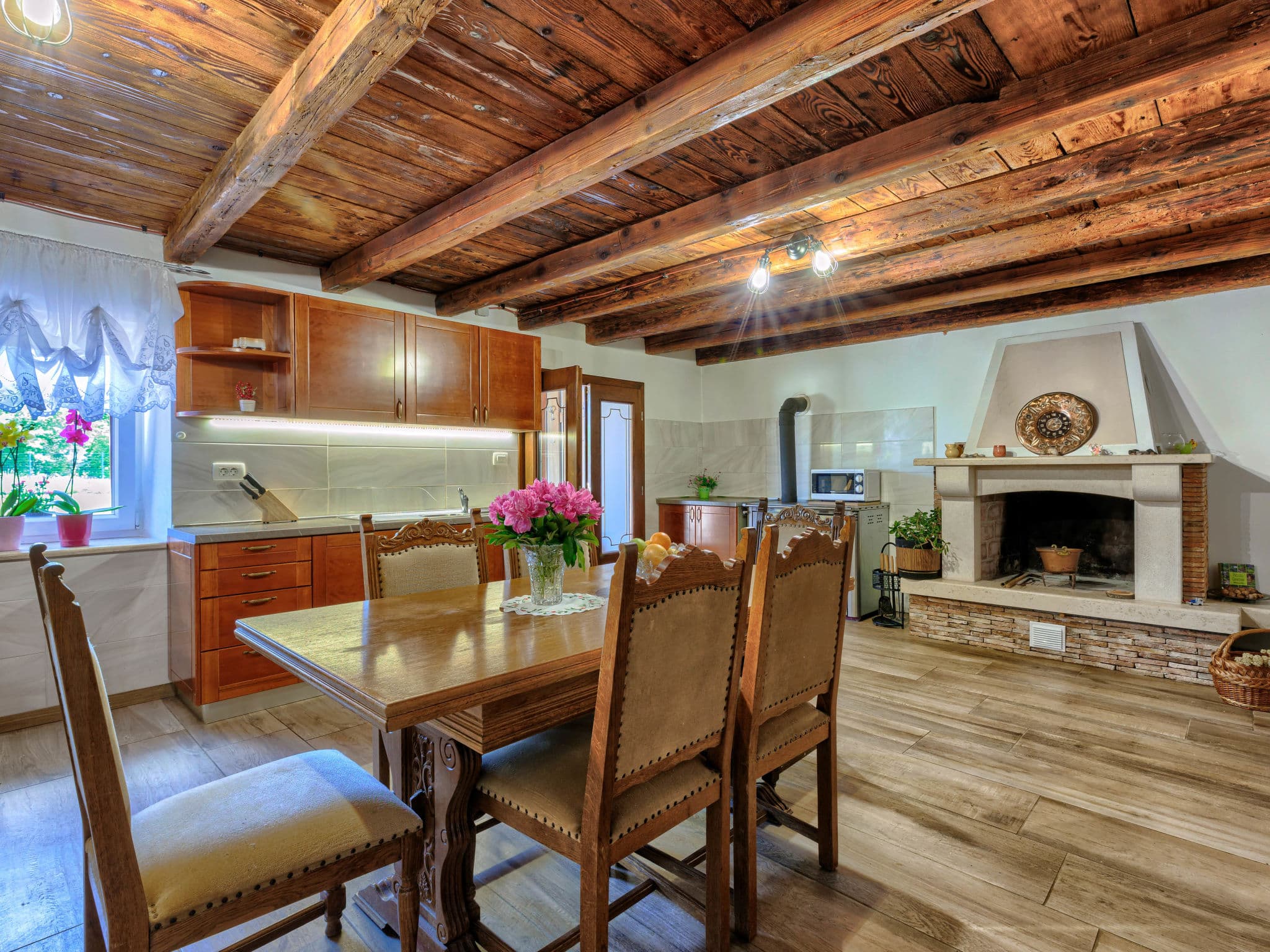 Kitchen / Dining Room