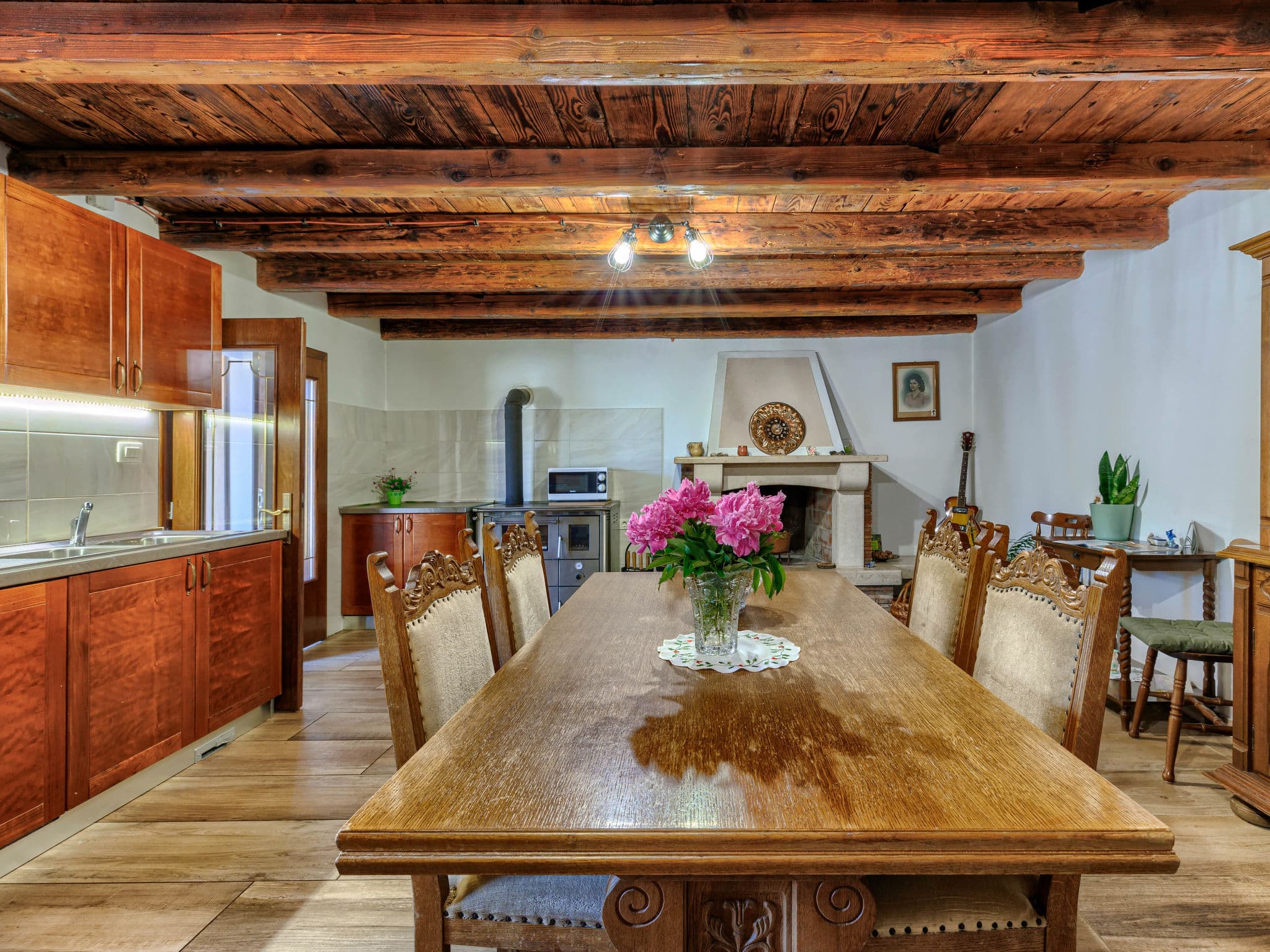 Kitchen / Dining Room