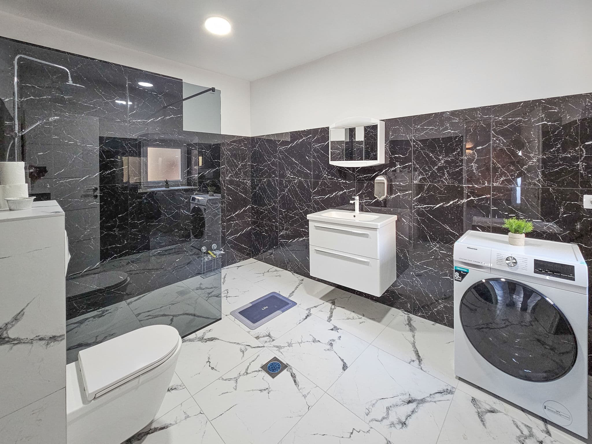 Bathroom / Wellness