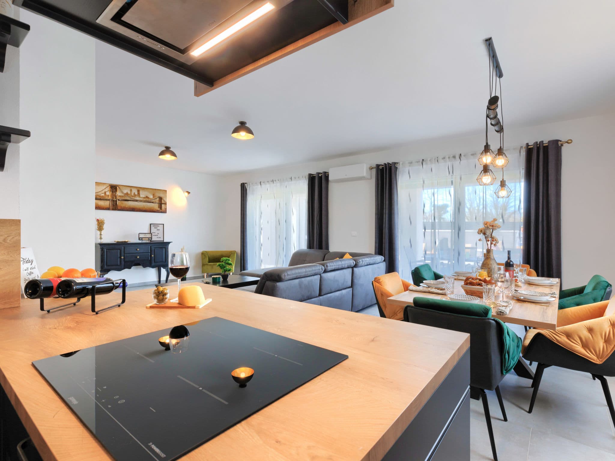 Kitchen / Dining Room