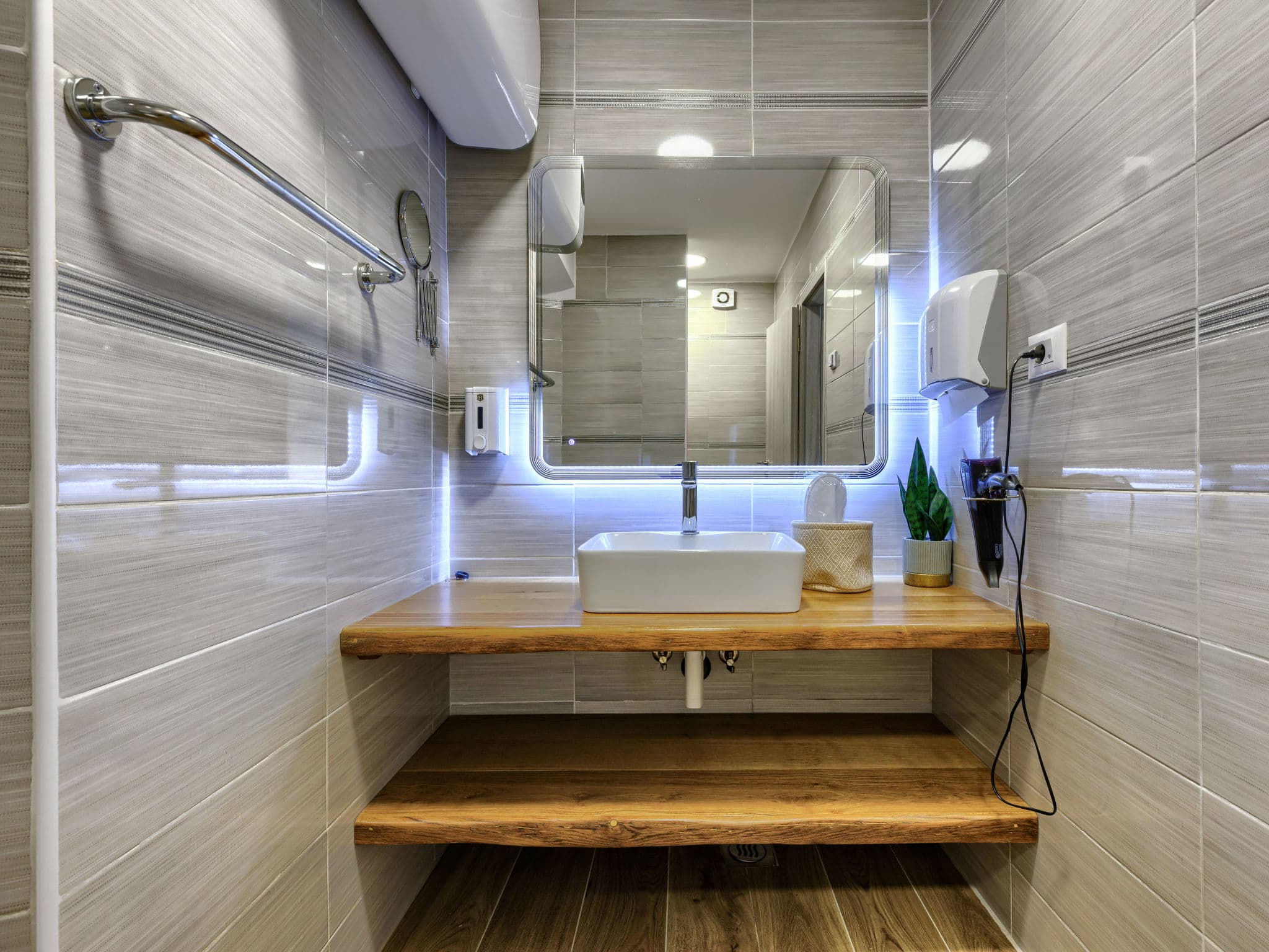 Bathroom / Wellness