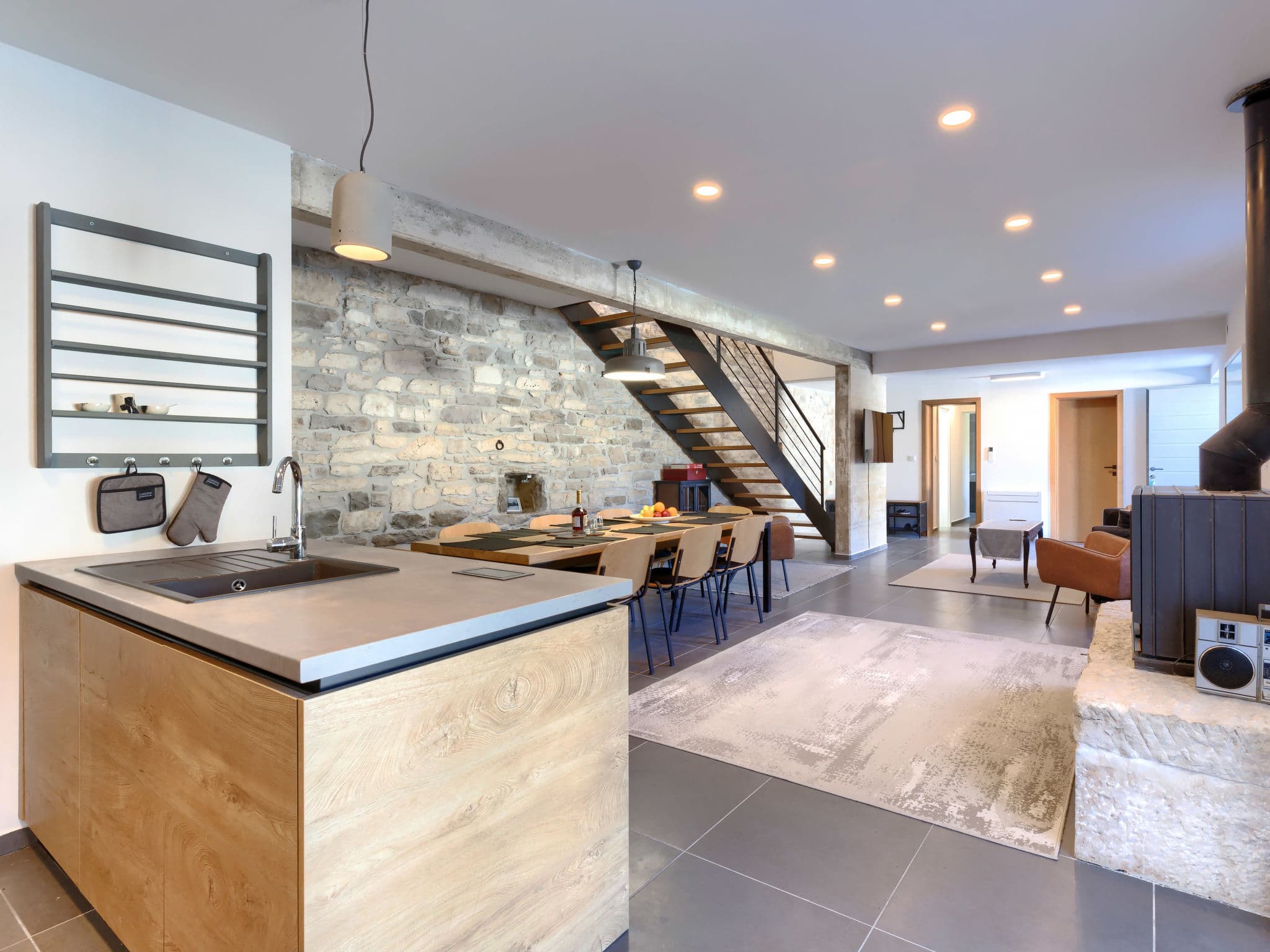 Kitchen / Dining Room