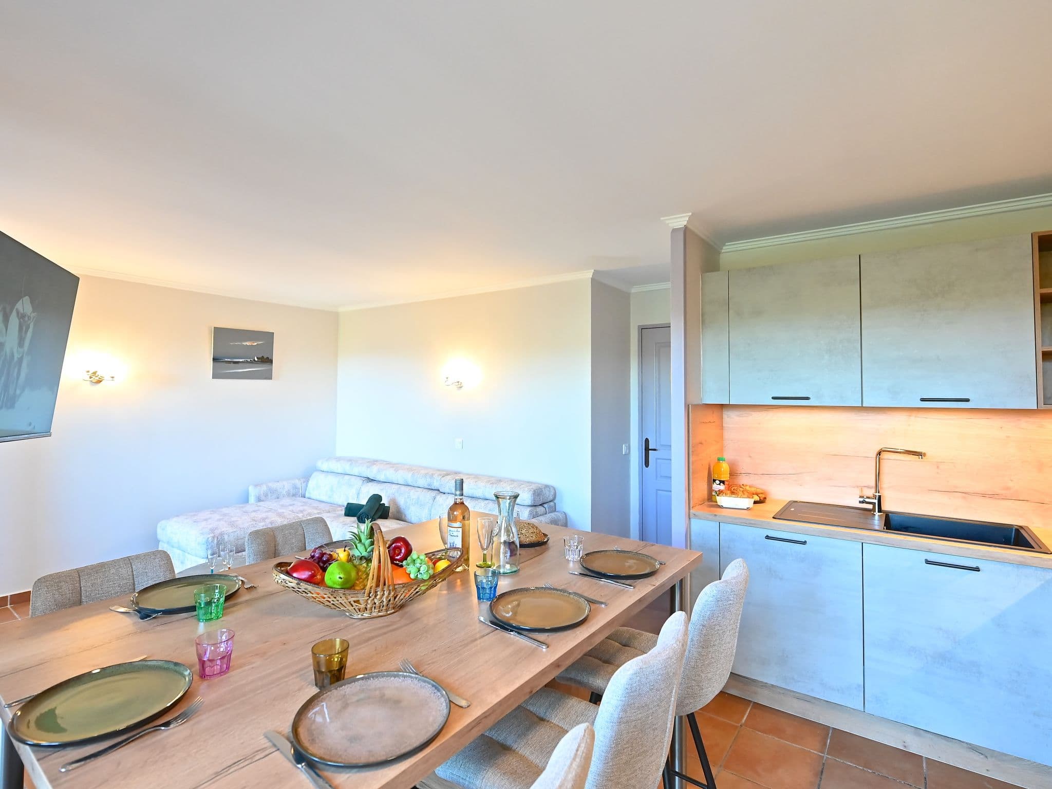 Kitchen / Dining Room