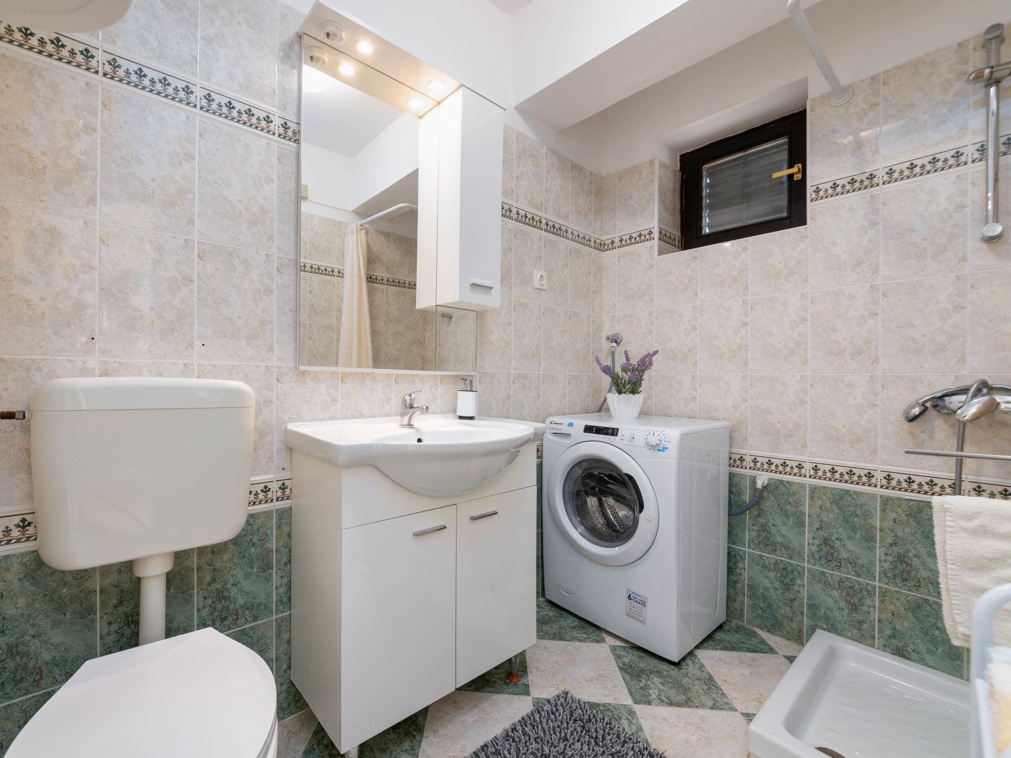 Bathroom / Wellness