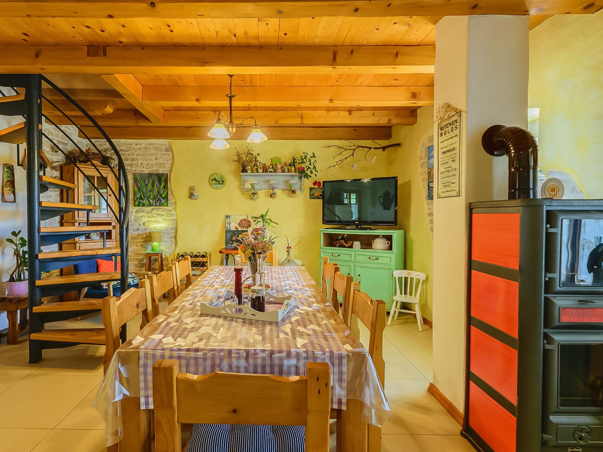 Kitchen / Dining Room