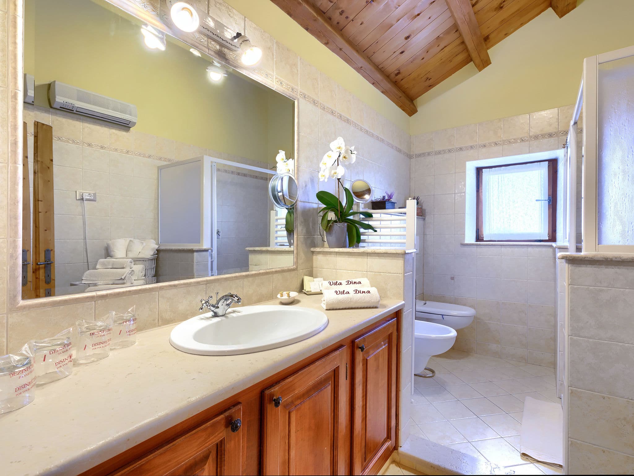 Bathroom / Wellness