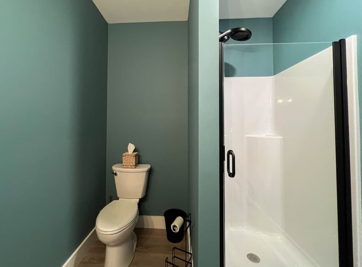 Full bathroom #3