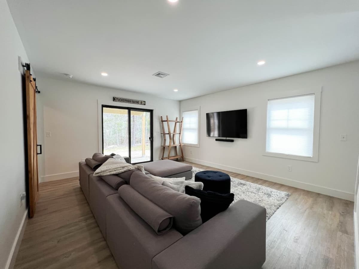 Second living room with flatscreen TV and quality sound bar