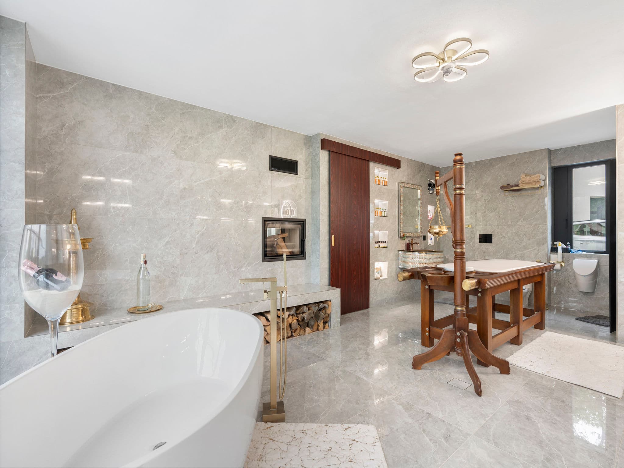 Bathroom / Wellness