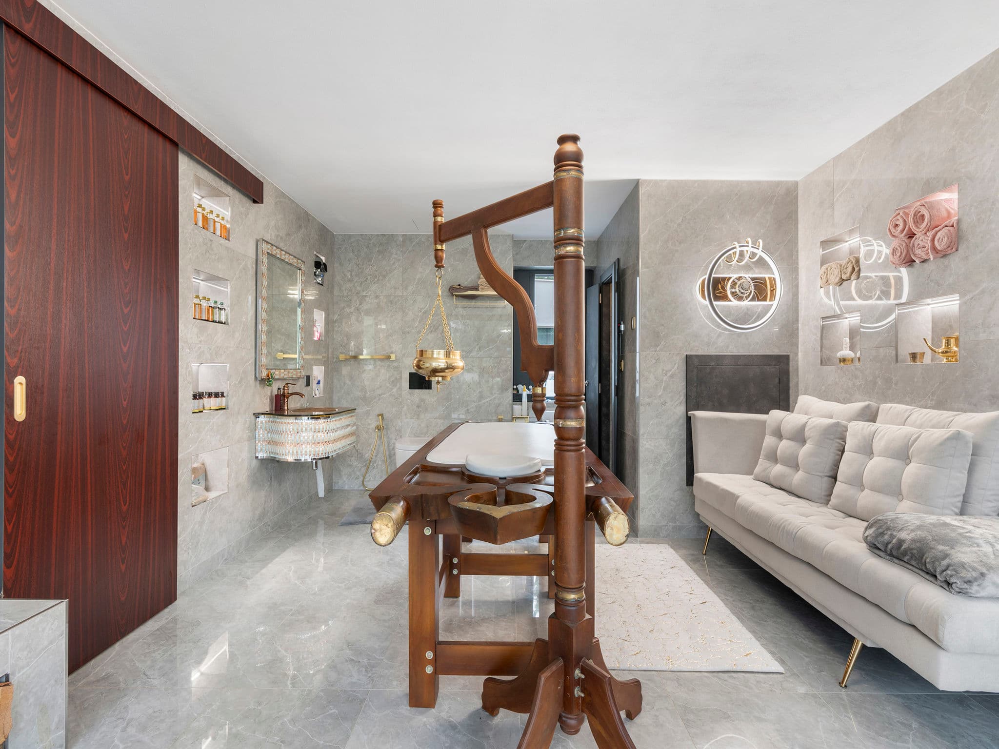 Bathroom / Wellness
