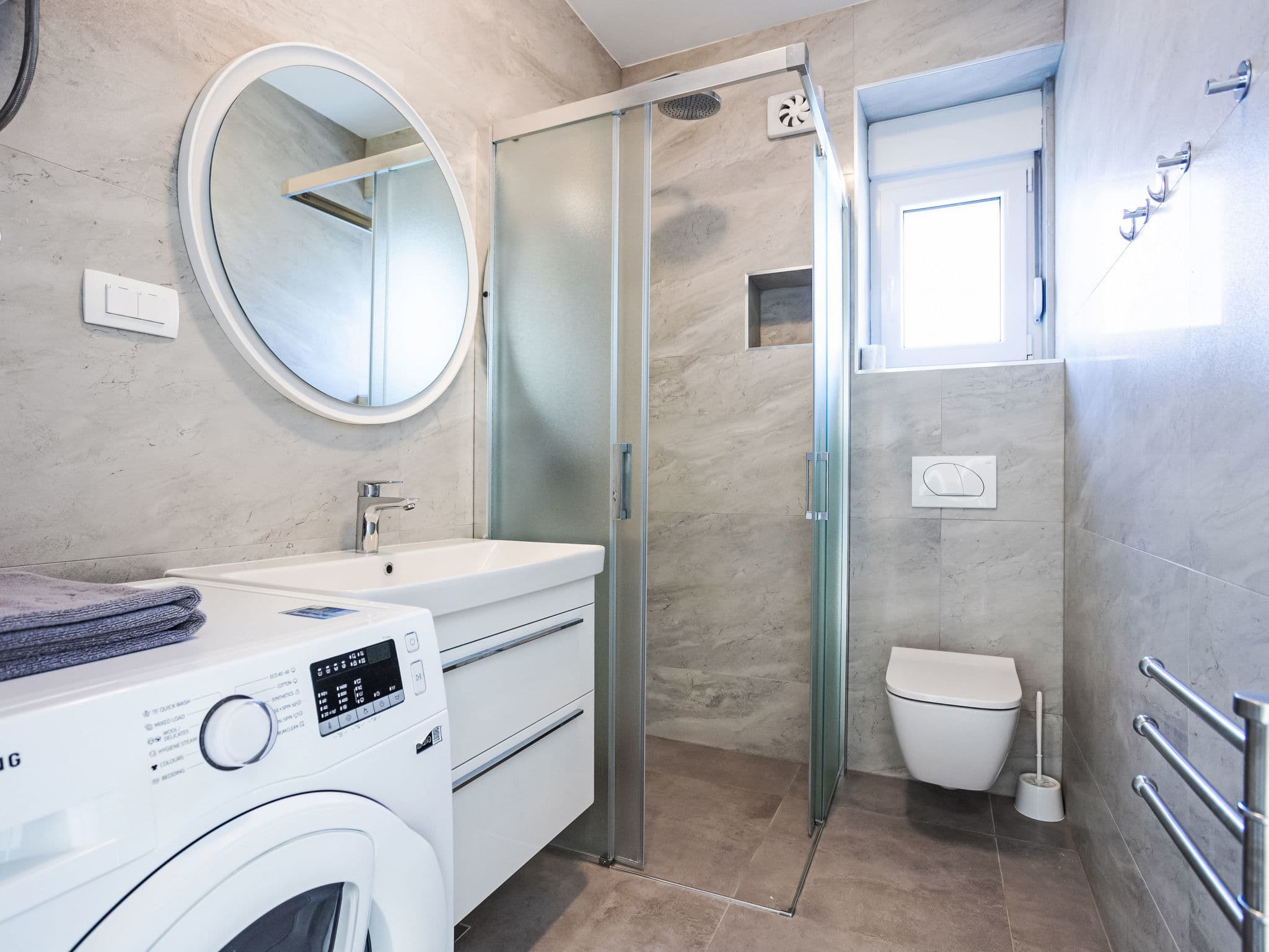 Bathroom / Wellness