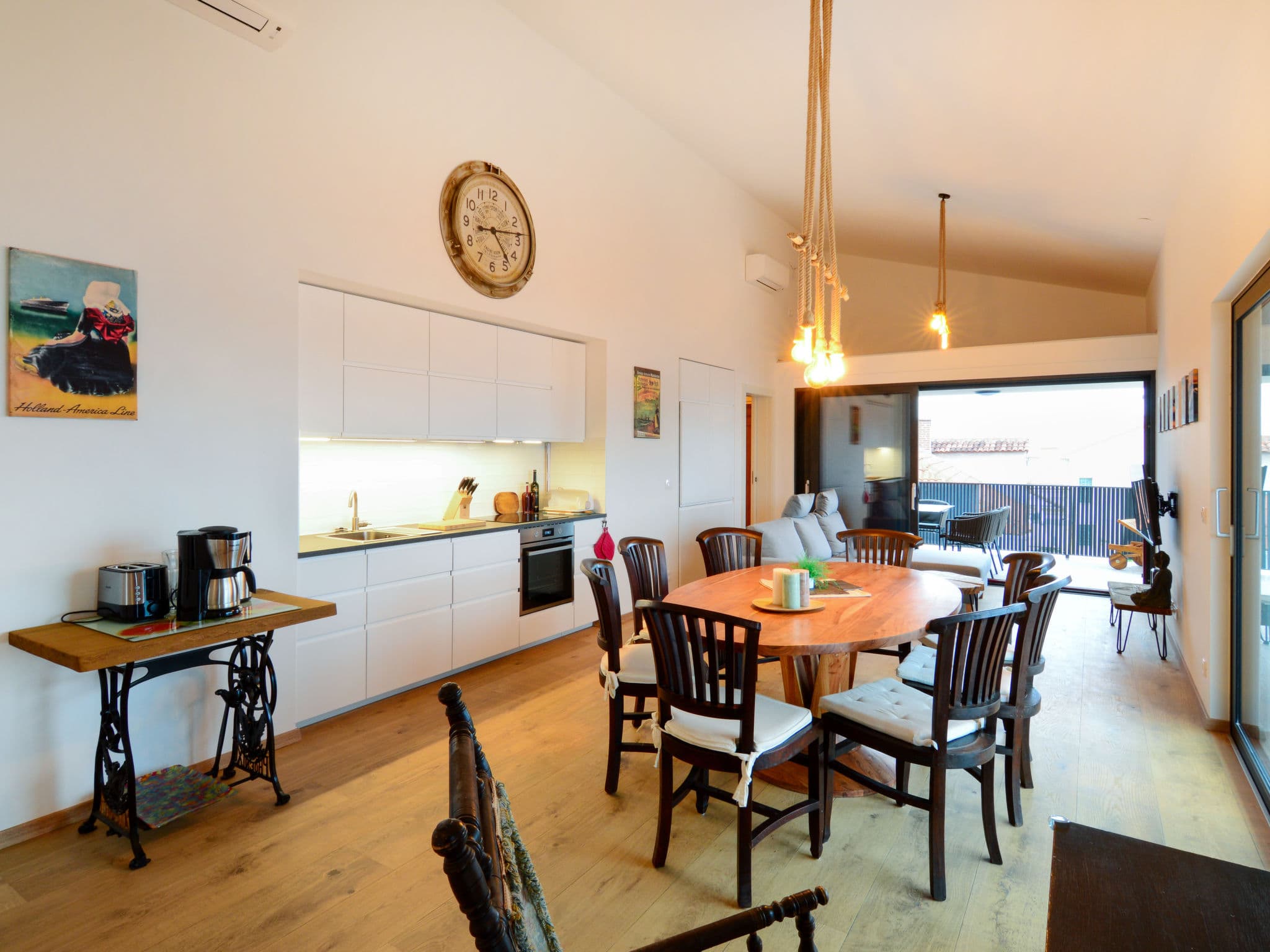 Kitchen / Dining Room