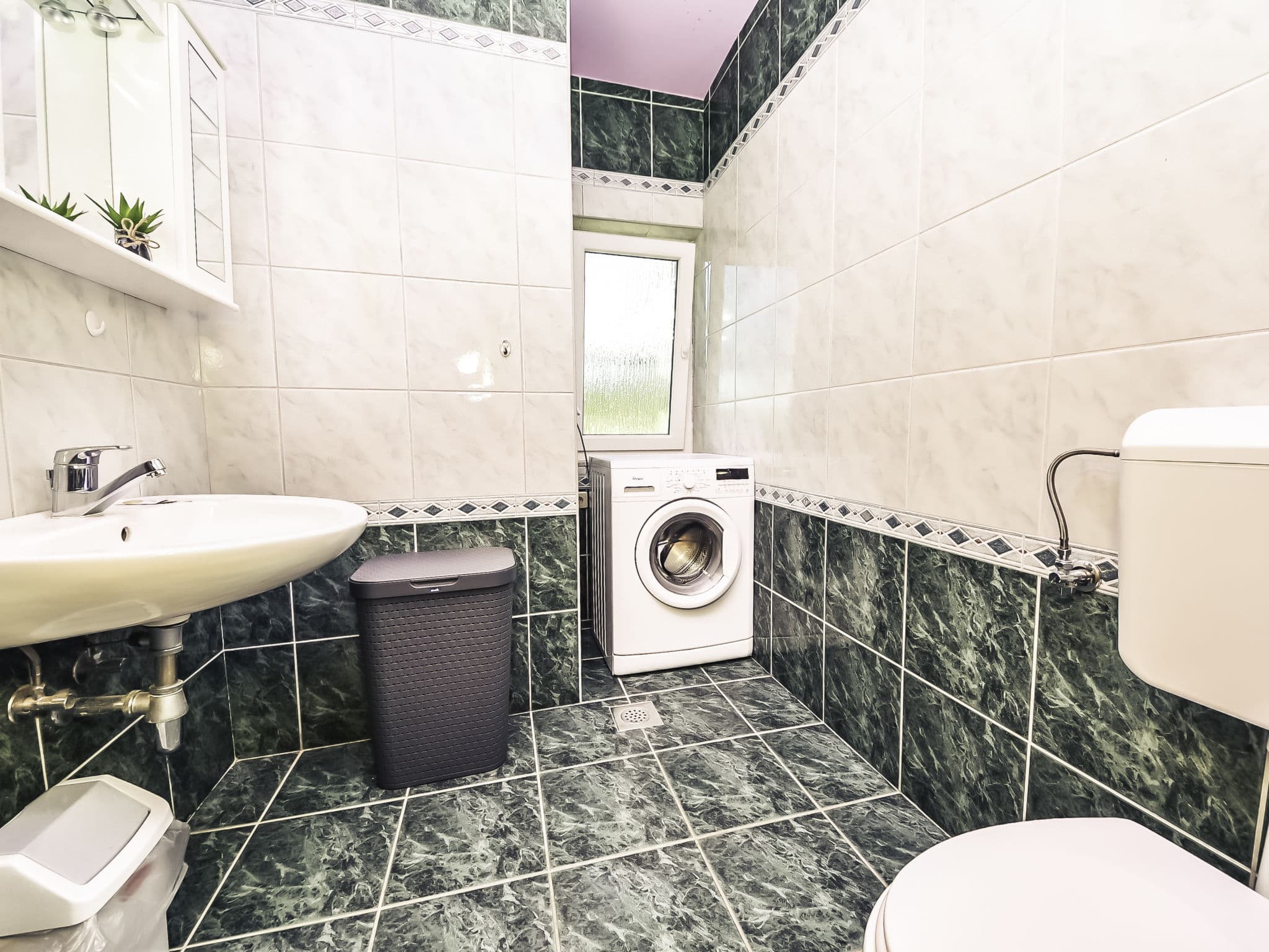 Bathroom / Wellness