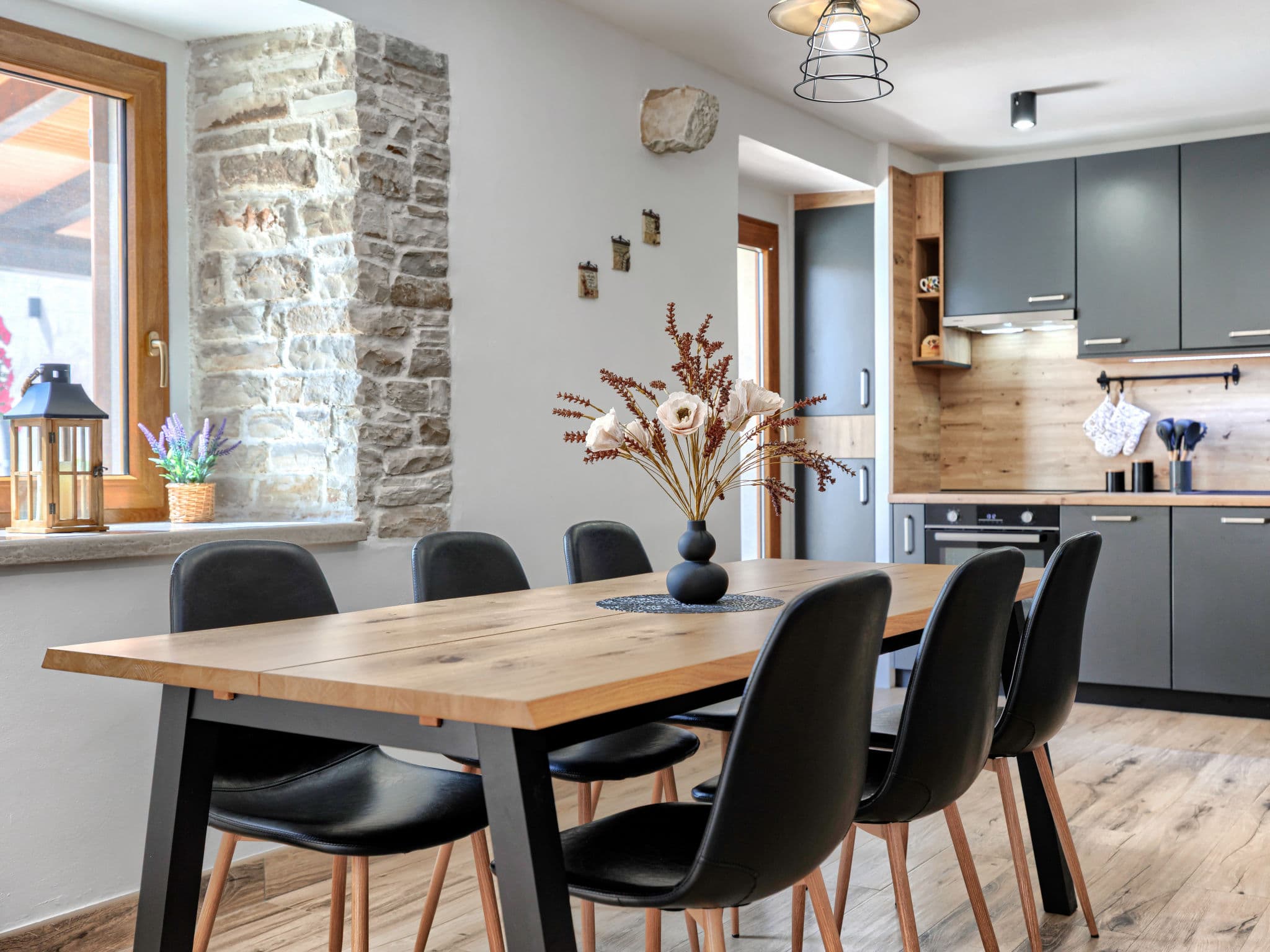 Kitchen / Dining Room