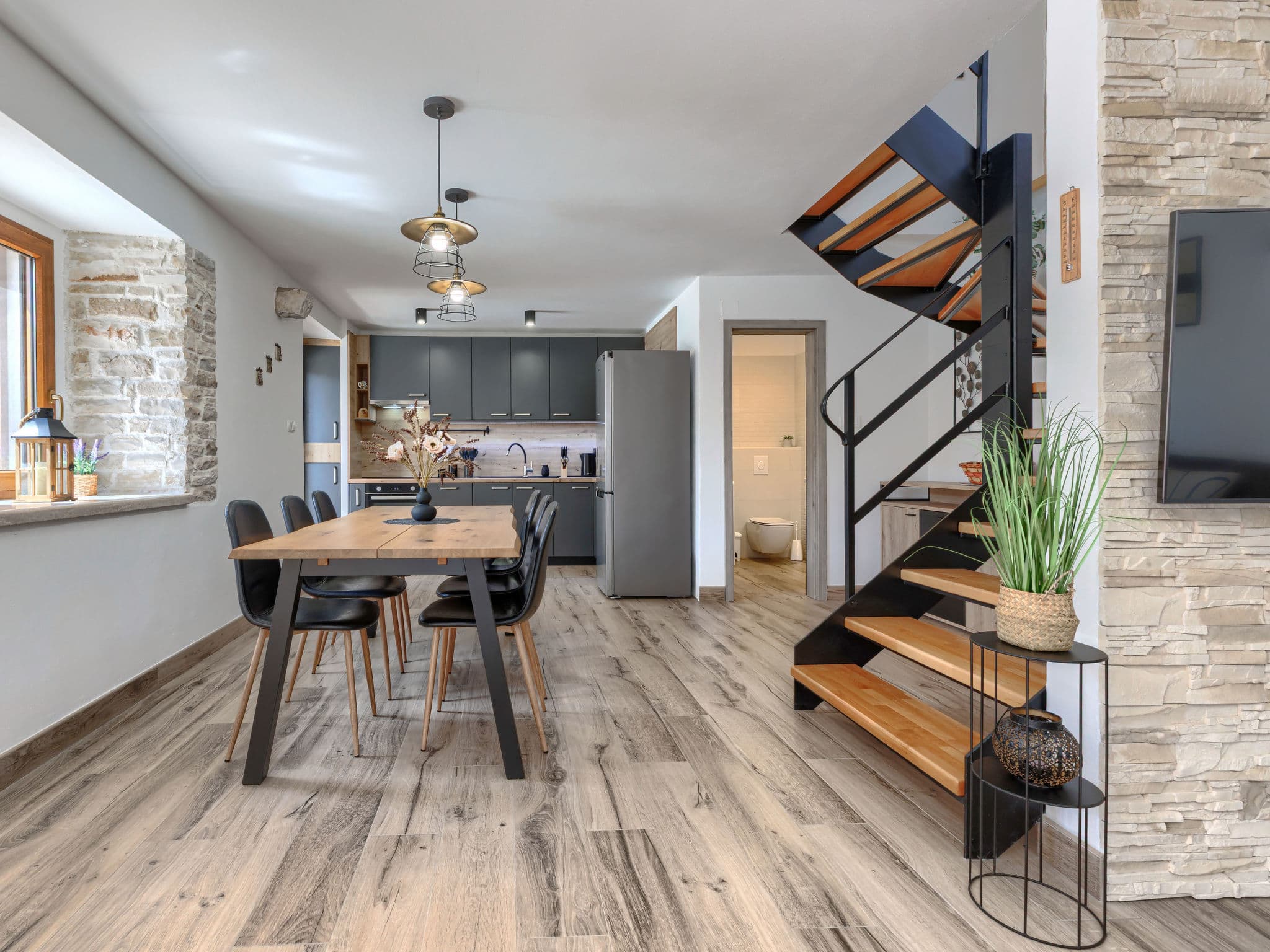 Kitchen / Dining Room