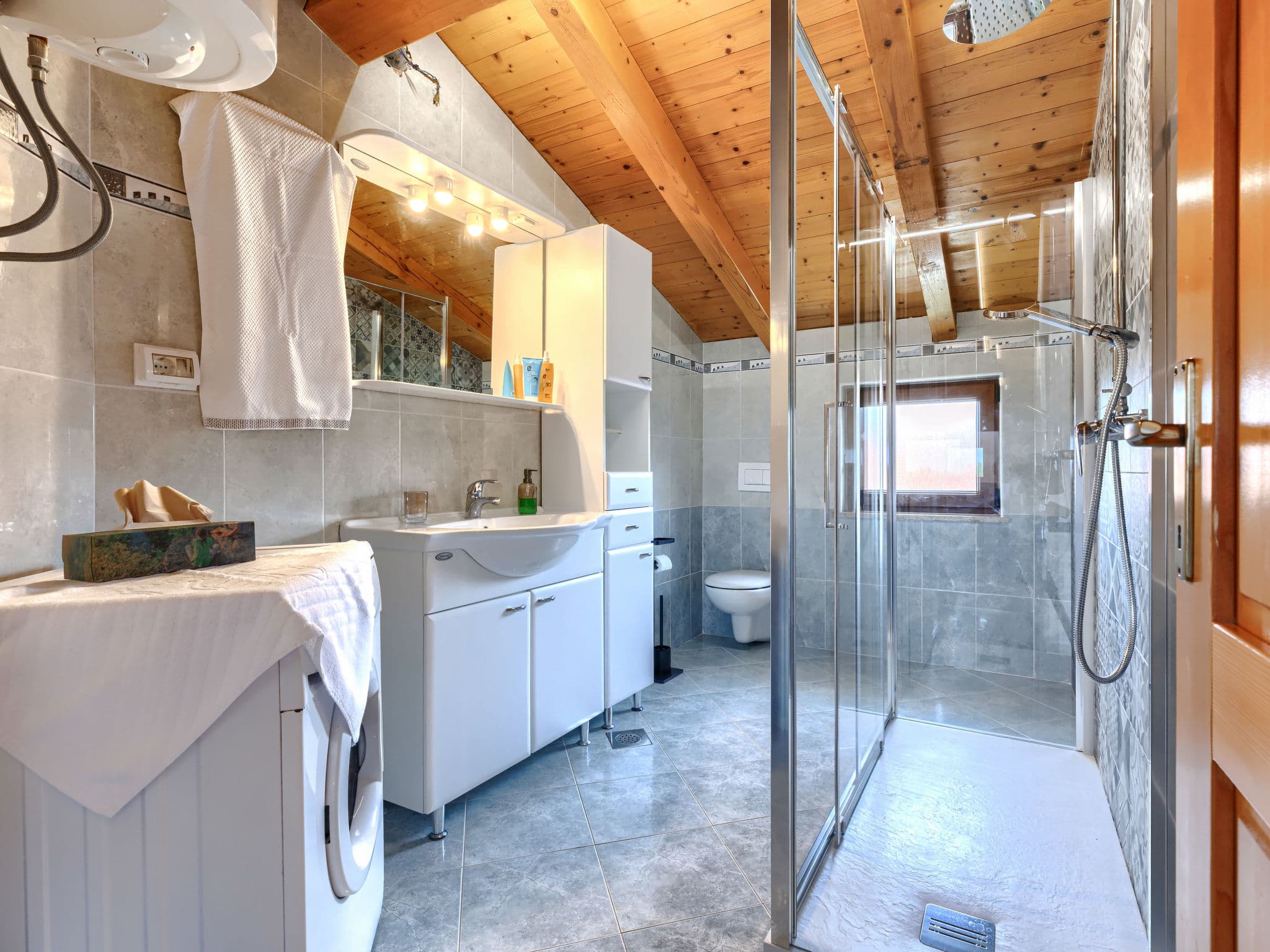Bathroom / Wellness