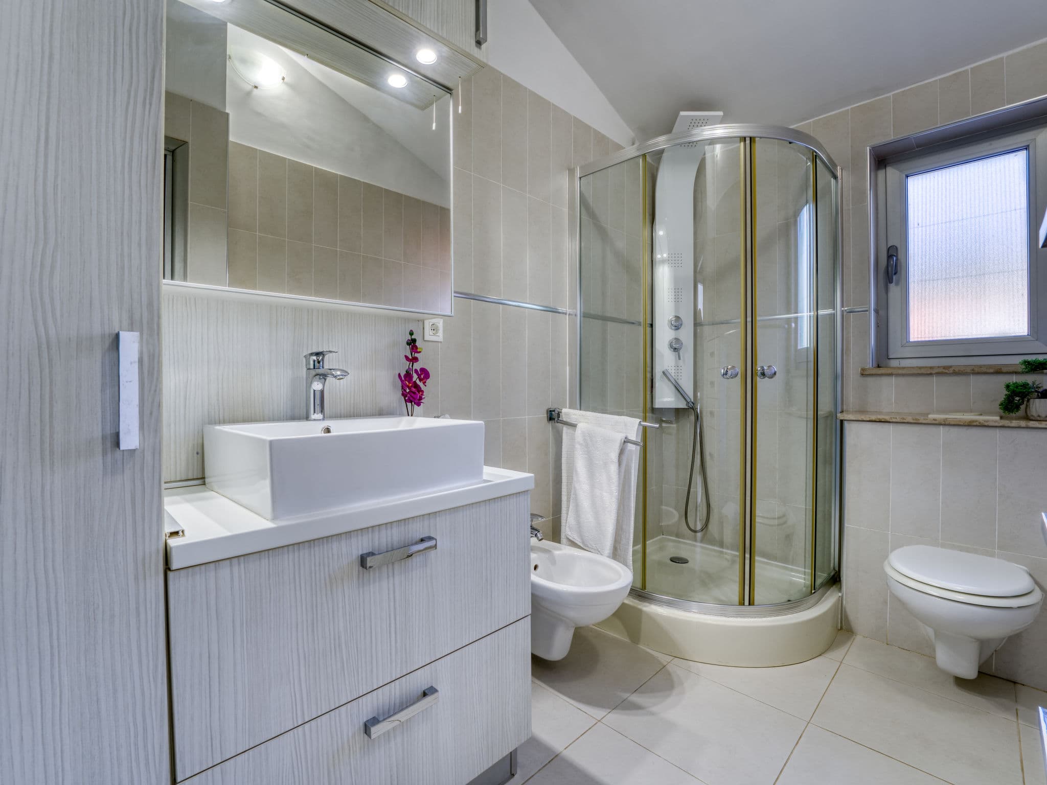 Bathroom / Wellness