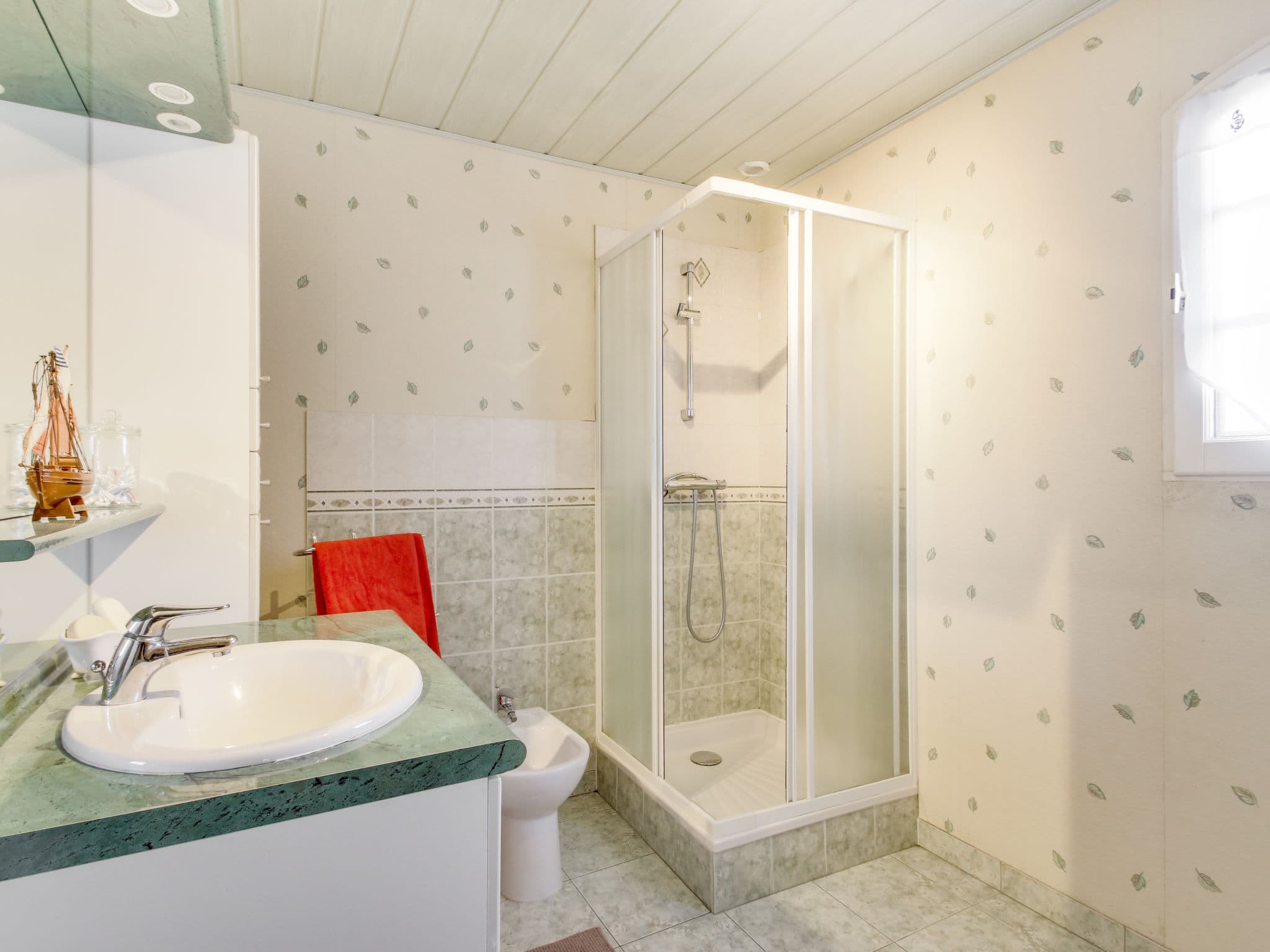 Bathroom / Wellness