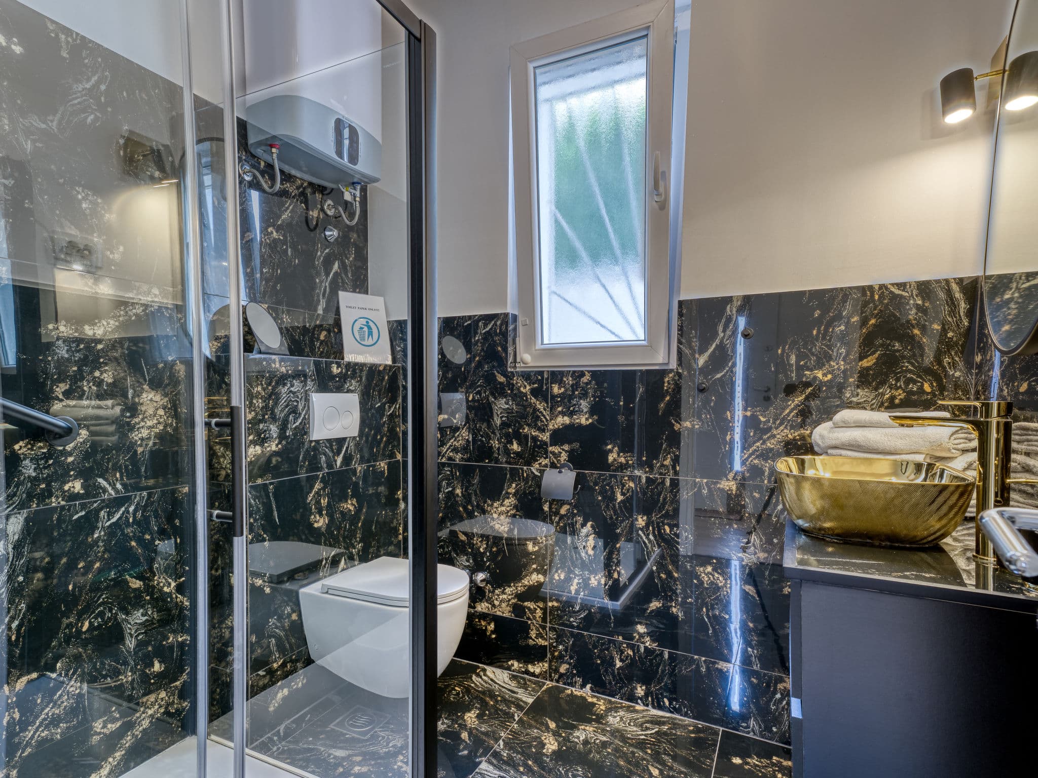 Bathroom / Wellness