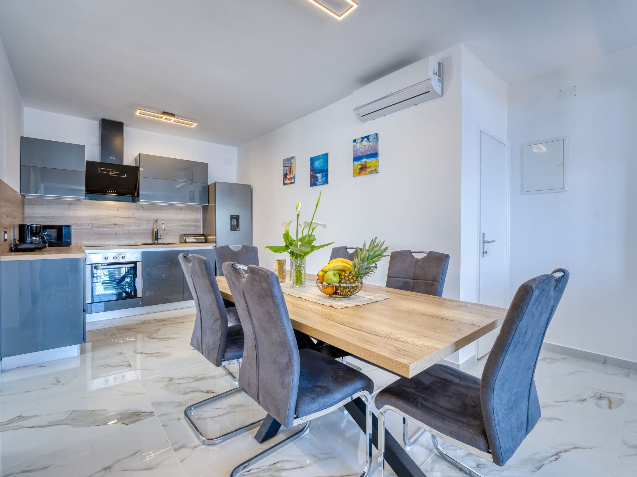 Kitchen / Dining Room