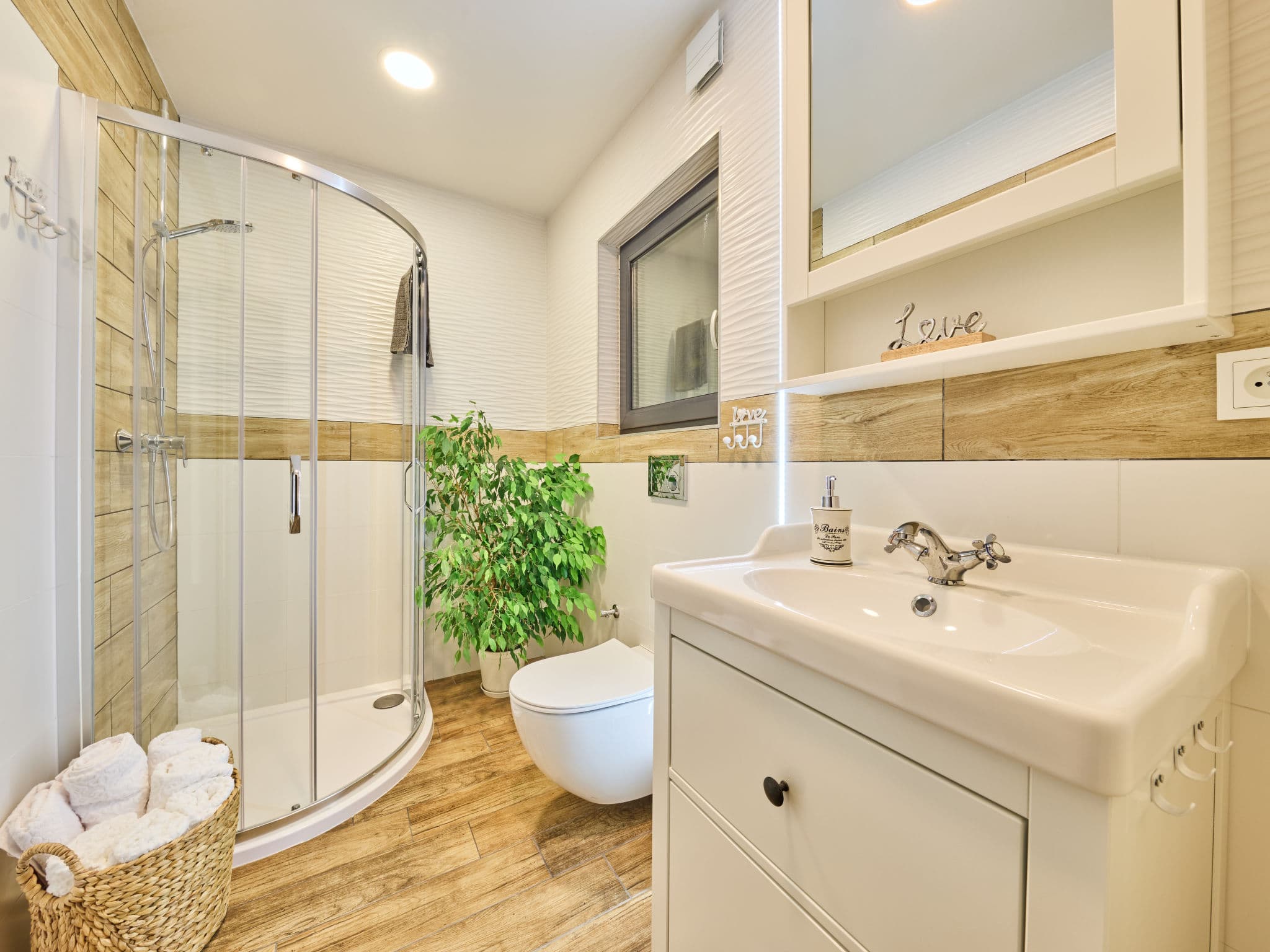 Bathroom / Wellness