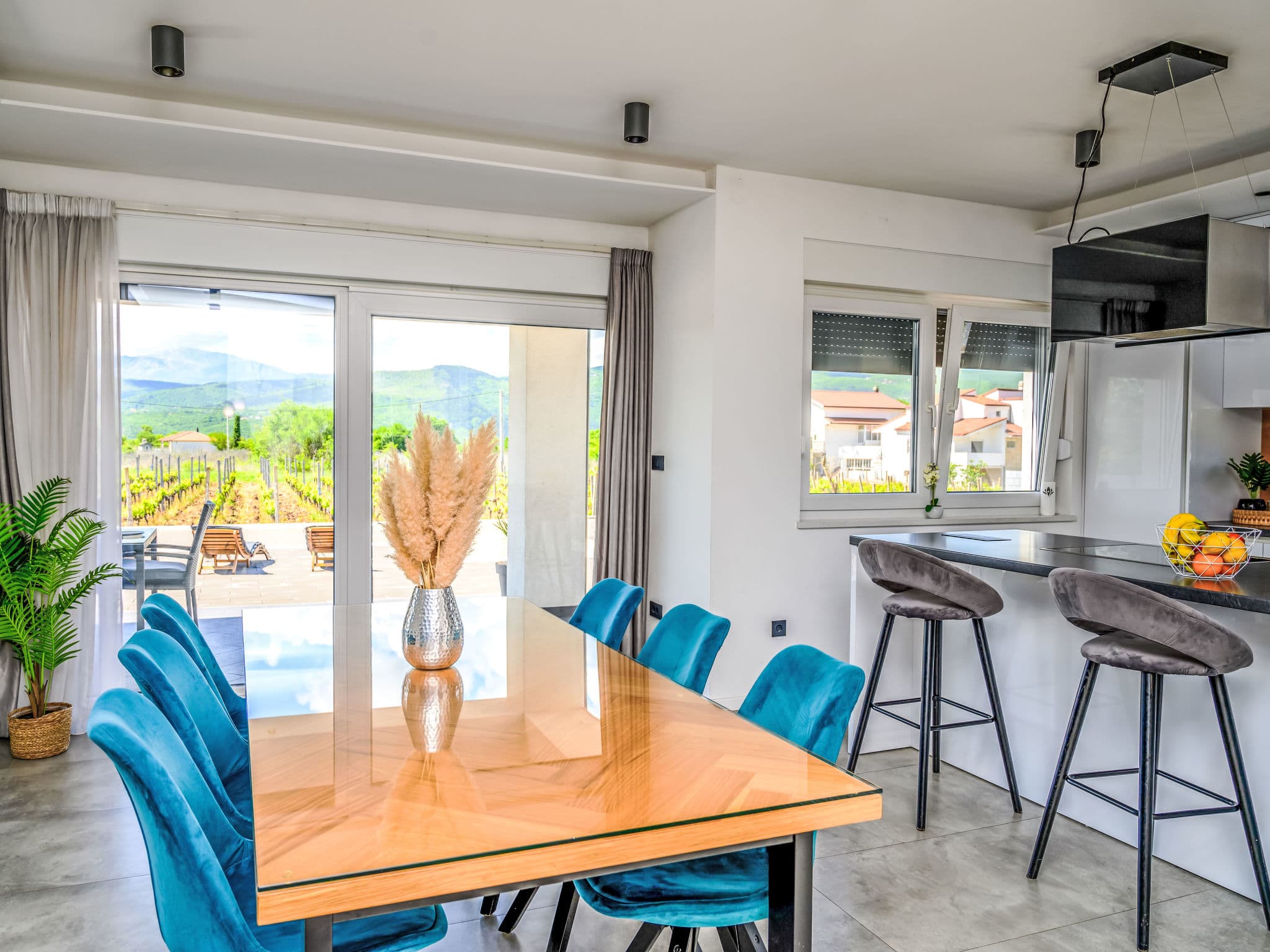 Kitchen / Dining Room